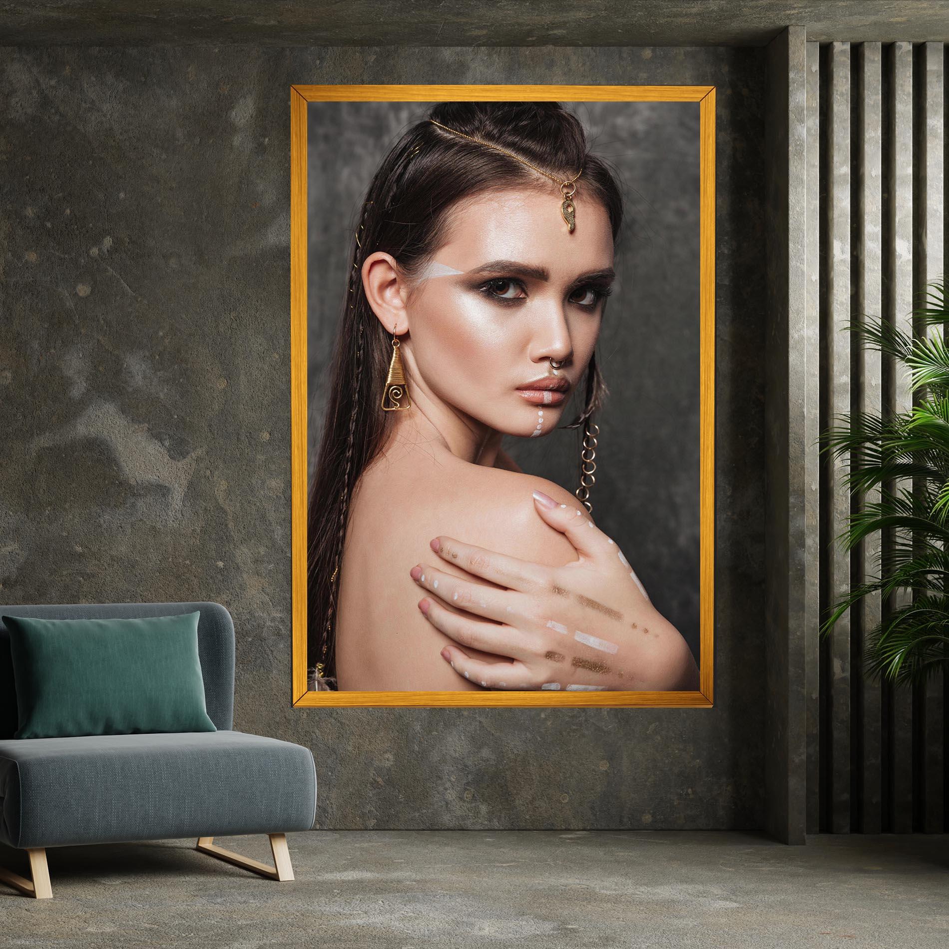 Картина на платно Gold Triangle Earring mockup 7