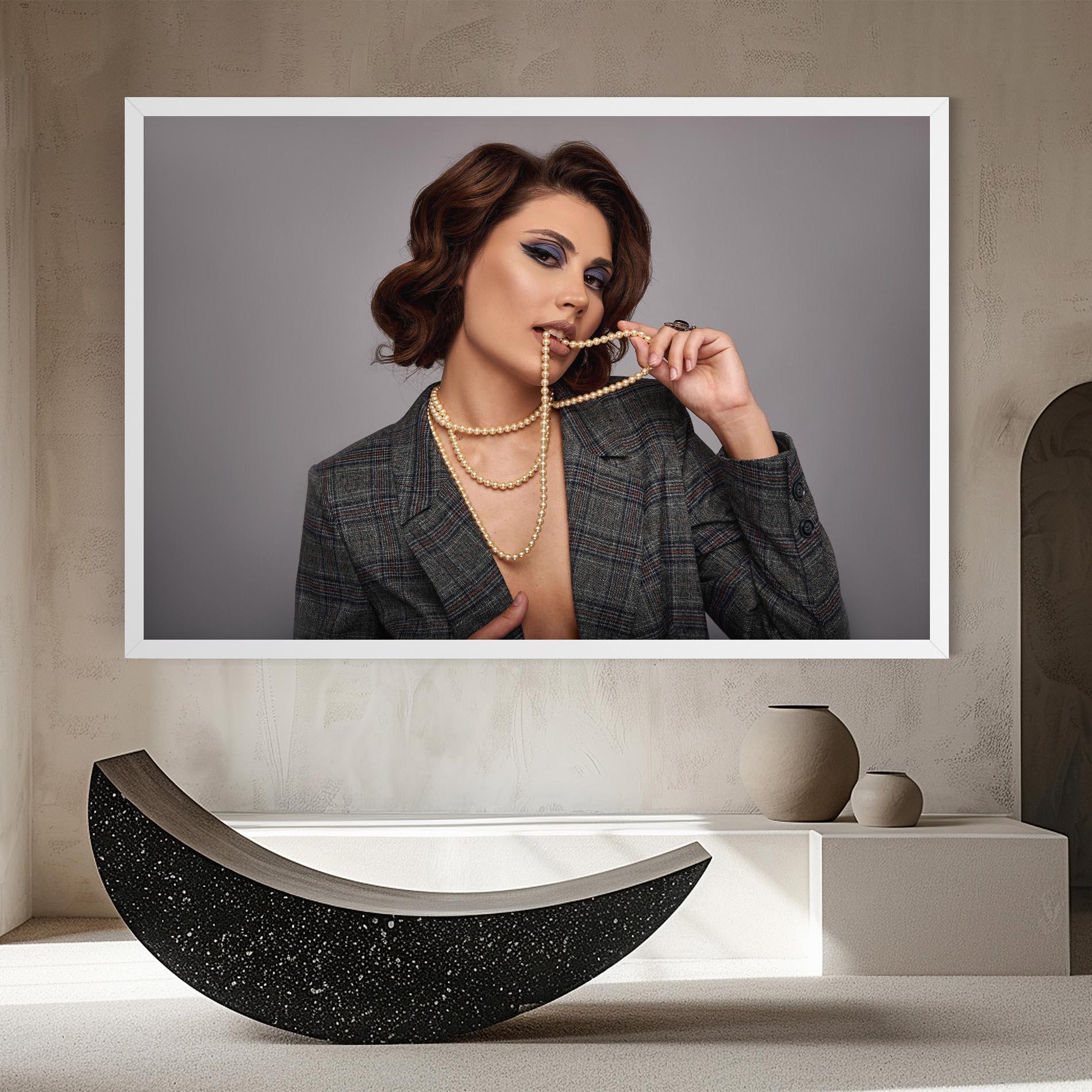Картина на платно Gold Pearls mockup 8