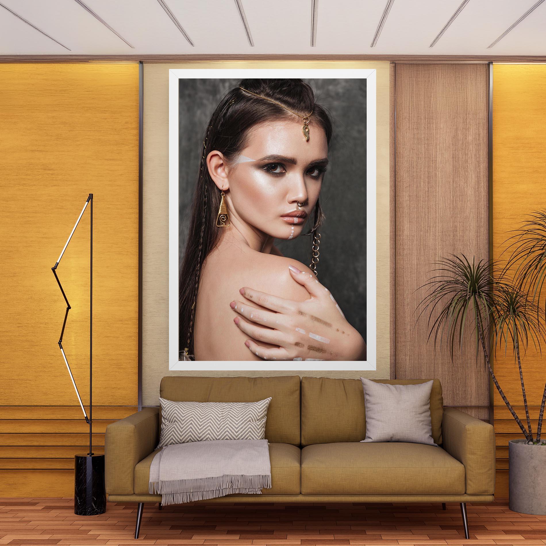 Картина на платно Gold Triangle Earring mockup 9