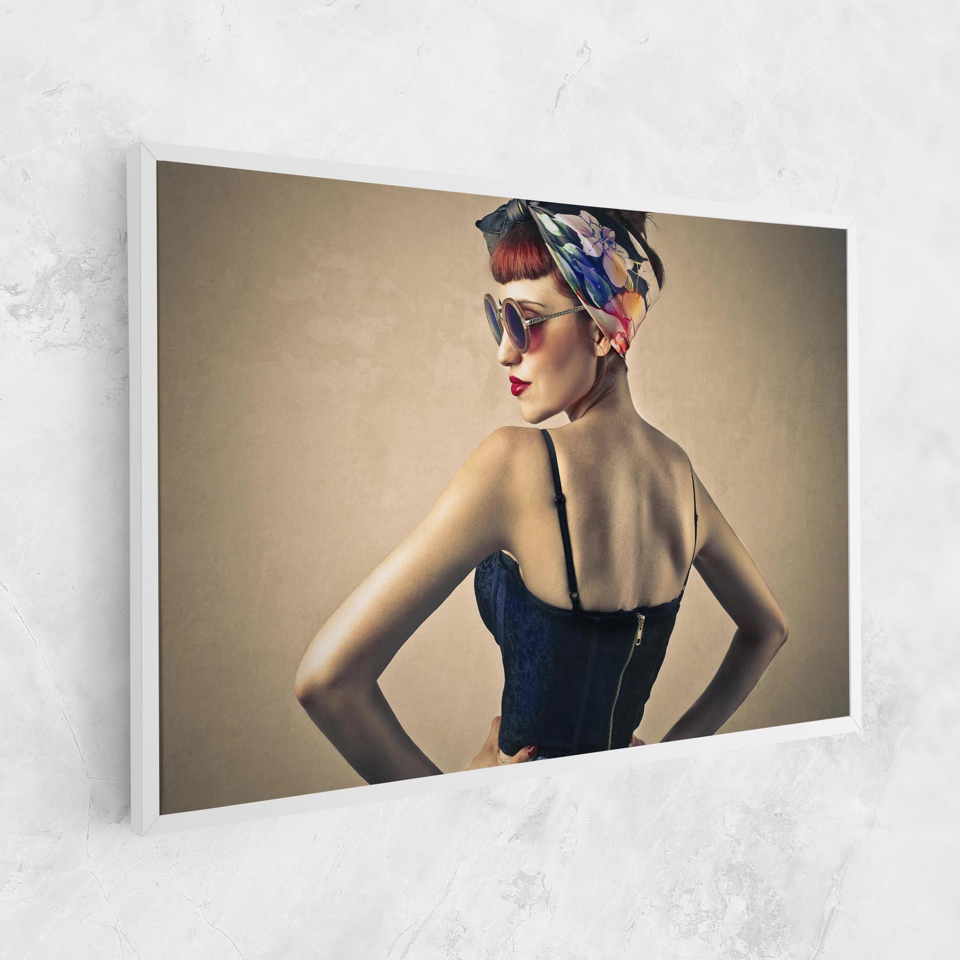 Картина на платно Pin Up Girl mockup 1