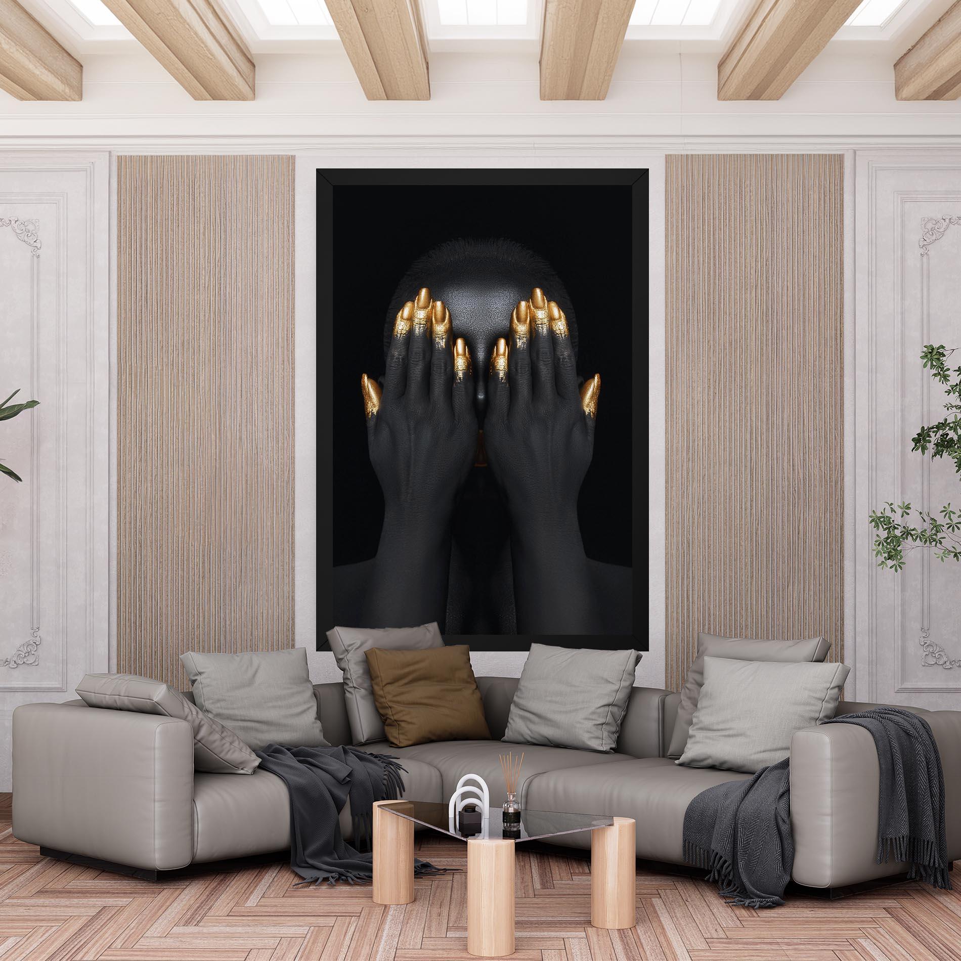 Картина на платно Gold Fingertips Chain mockup 6