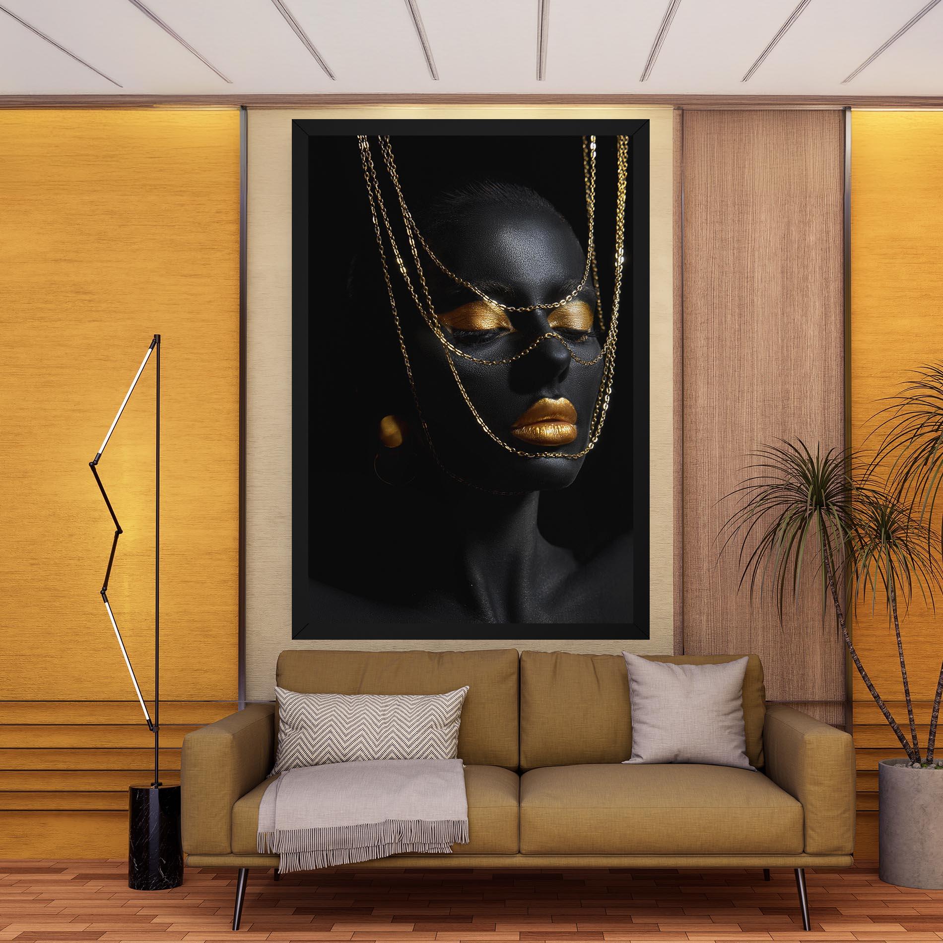 Картина на платно Gold Chain Girl mockup 9