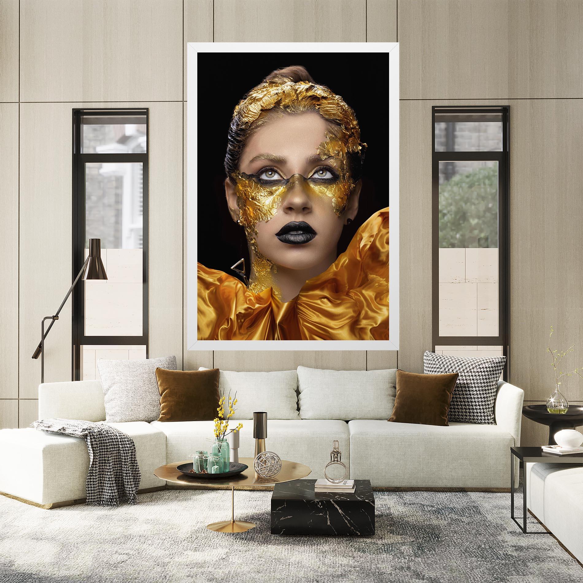 Картина на платно Glamorous Gold Outfit mockup 2