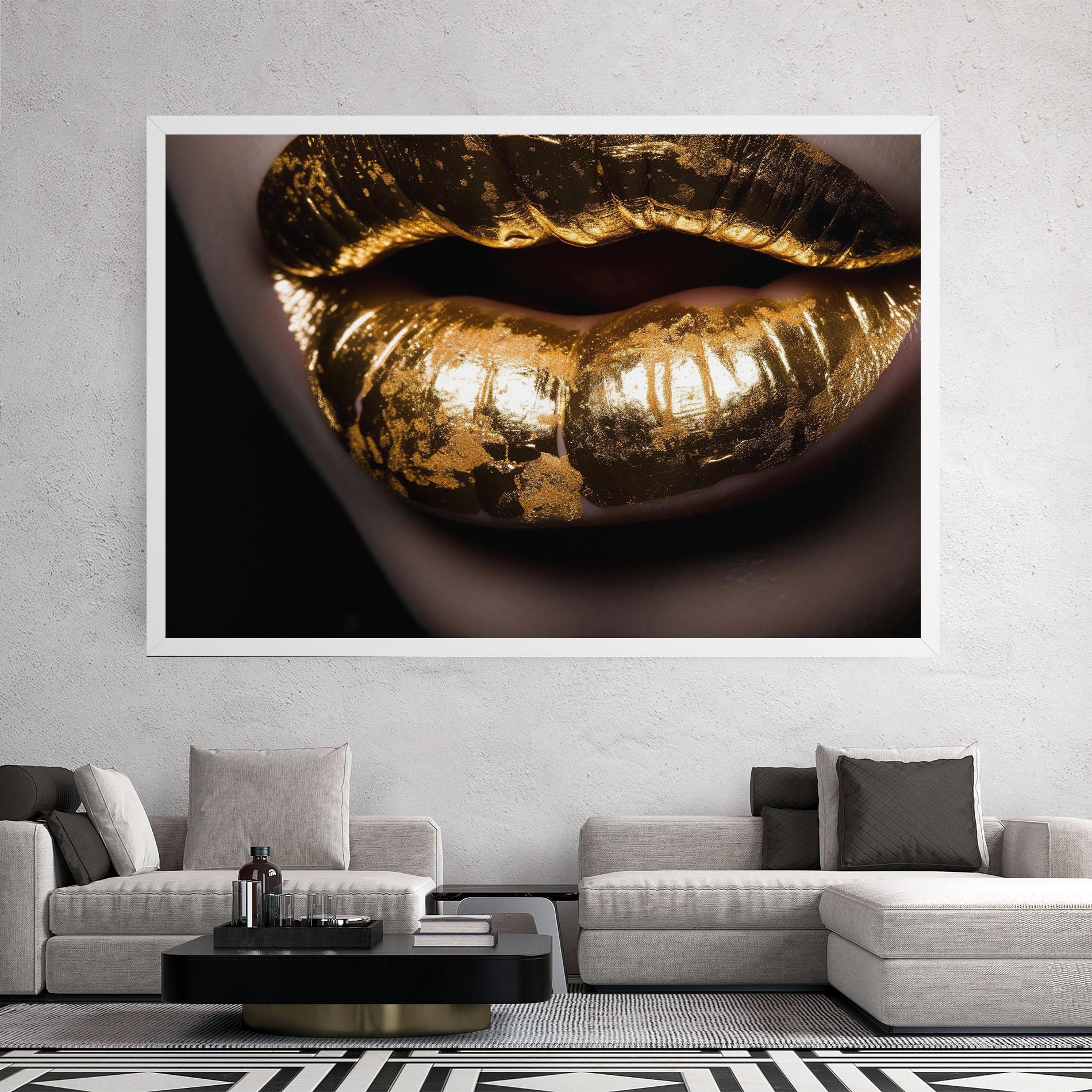 Картина на платно Big Gold Lips mockup 2