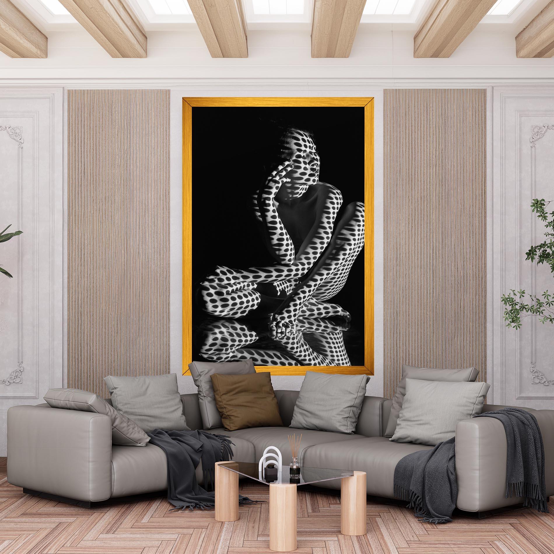 Картина на платно Black White Pattern Woman mockup 6