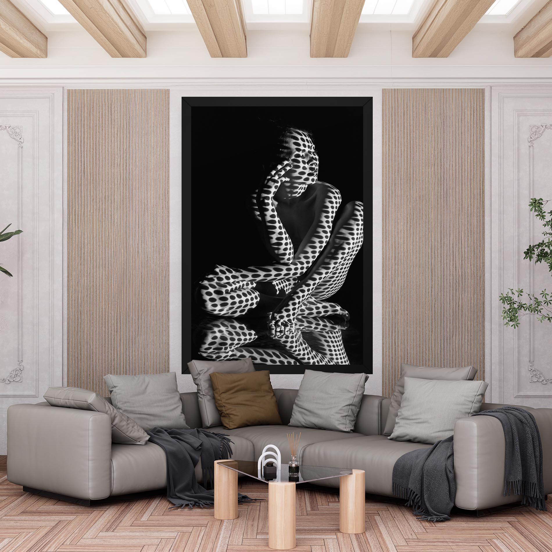 Картина на платно Black White Pattern Woman mockup 6