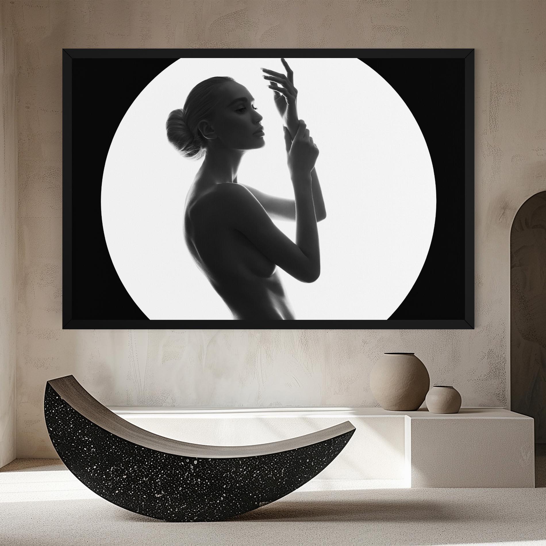 Картина на платно Circle Woman Body mockup 8