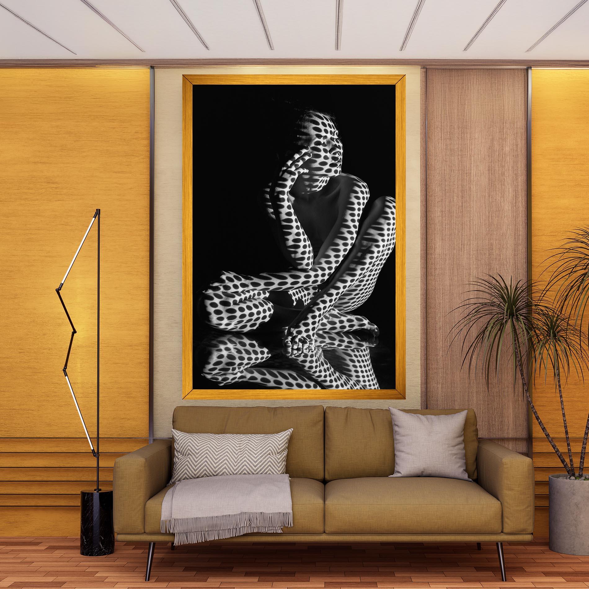 Картина на платно Black White Pattern Woman mockup 9