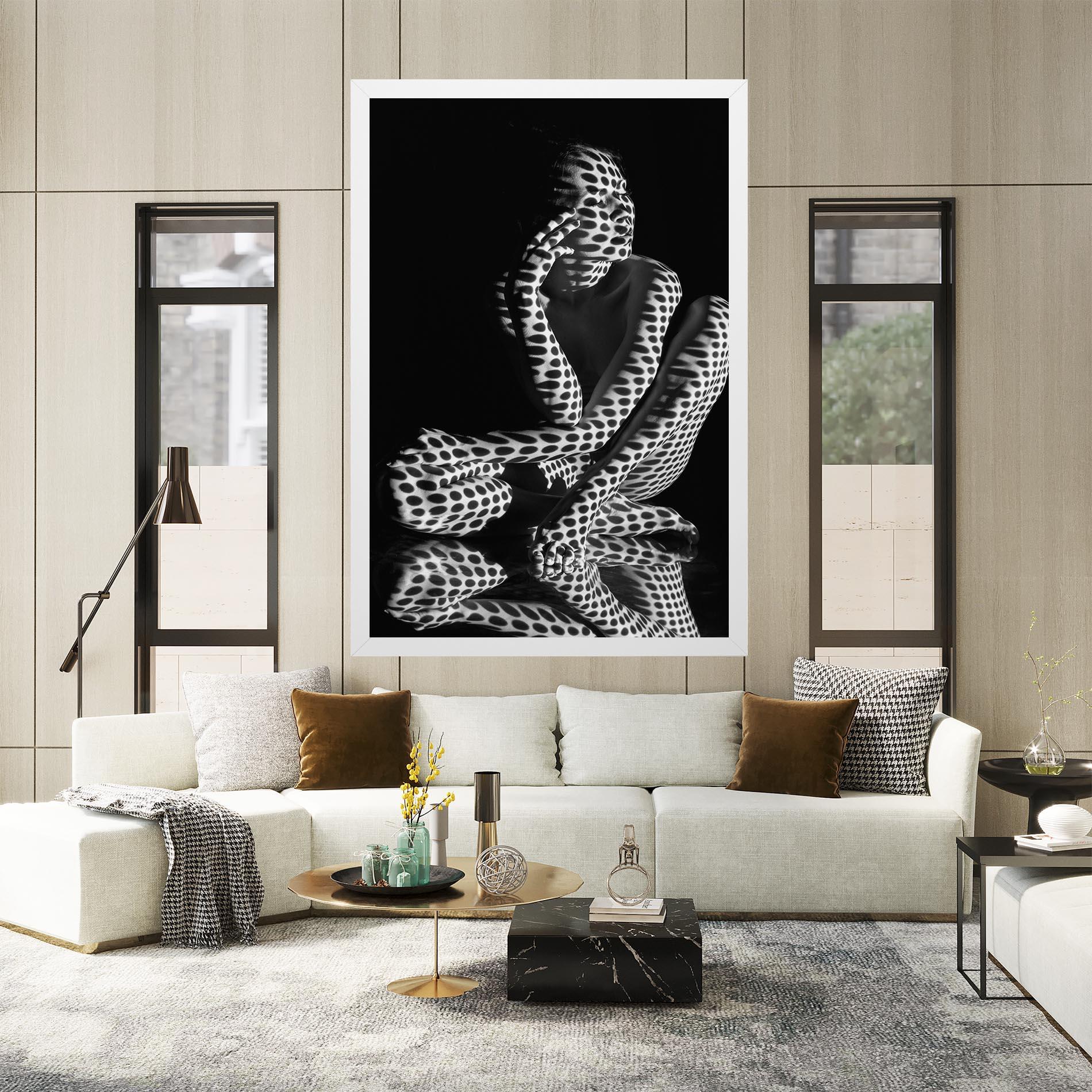 Картина на платно Black White Pattern Woman mockup 2