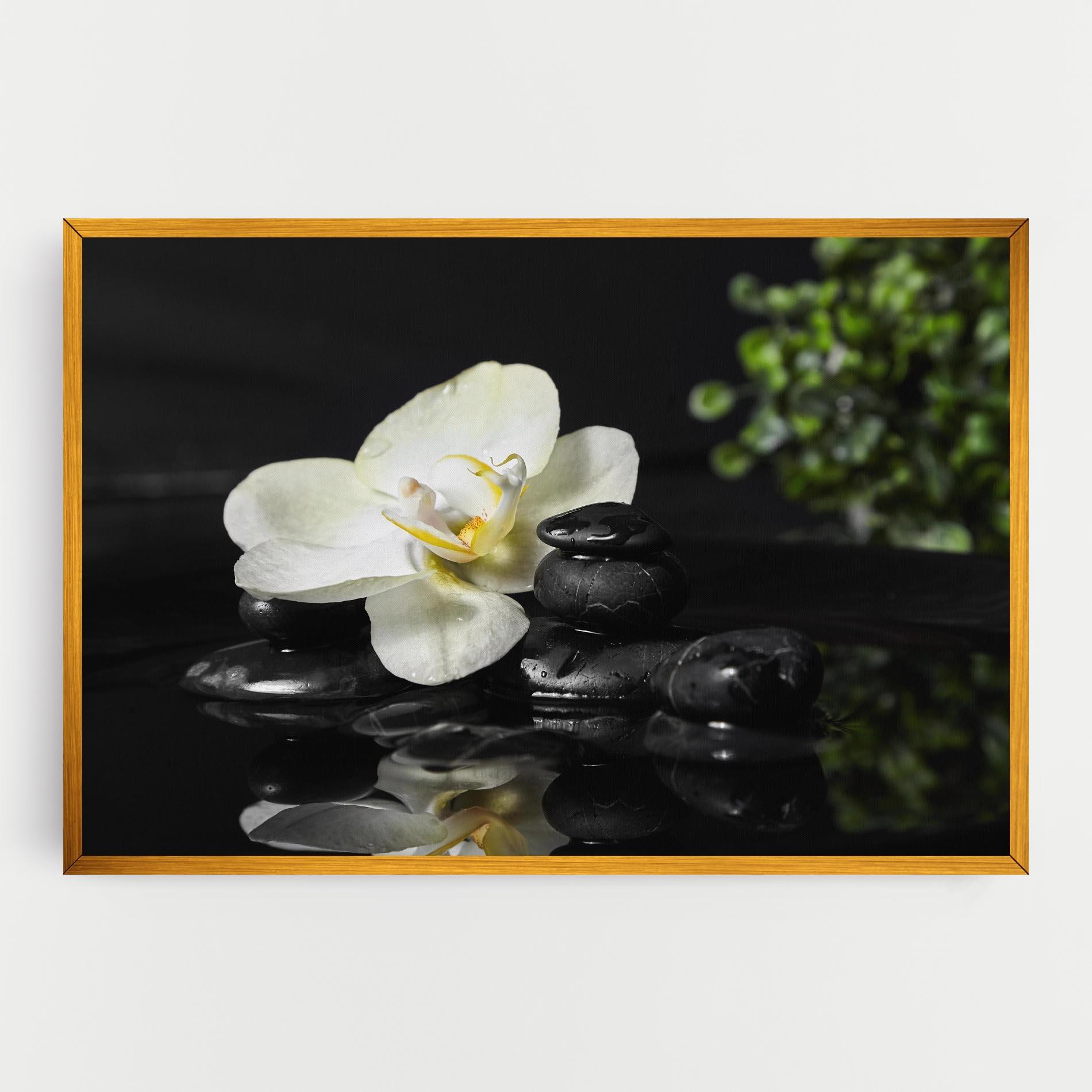 Картина на платно White Spa Flower mockup 0