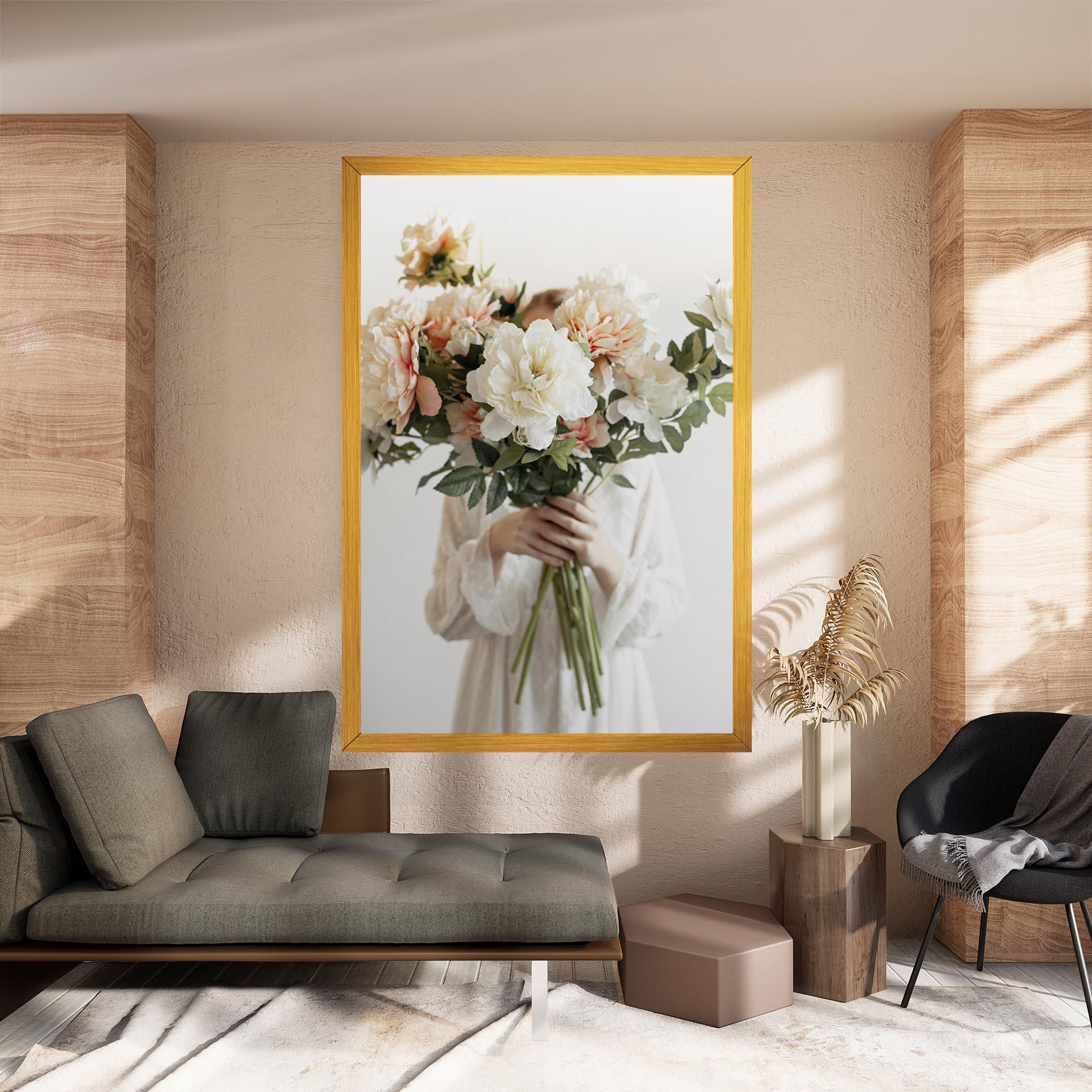 Картина на платно Bouquet Holding mockup 8