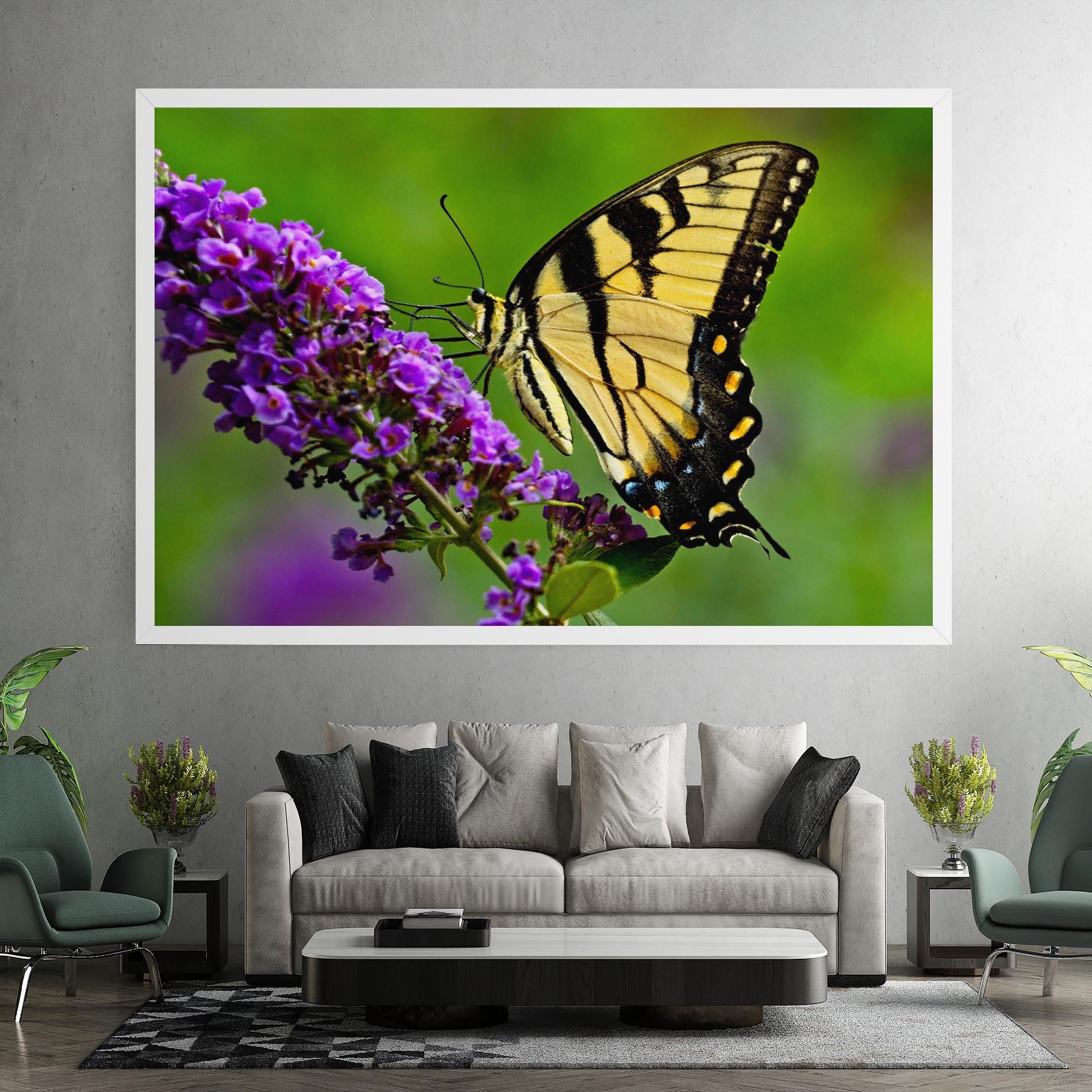 Картина на платно Cream Wild Butterfly mockup 7