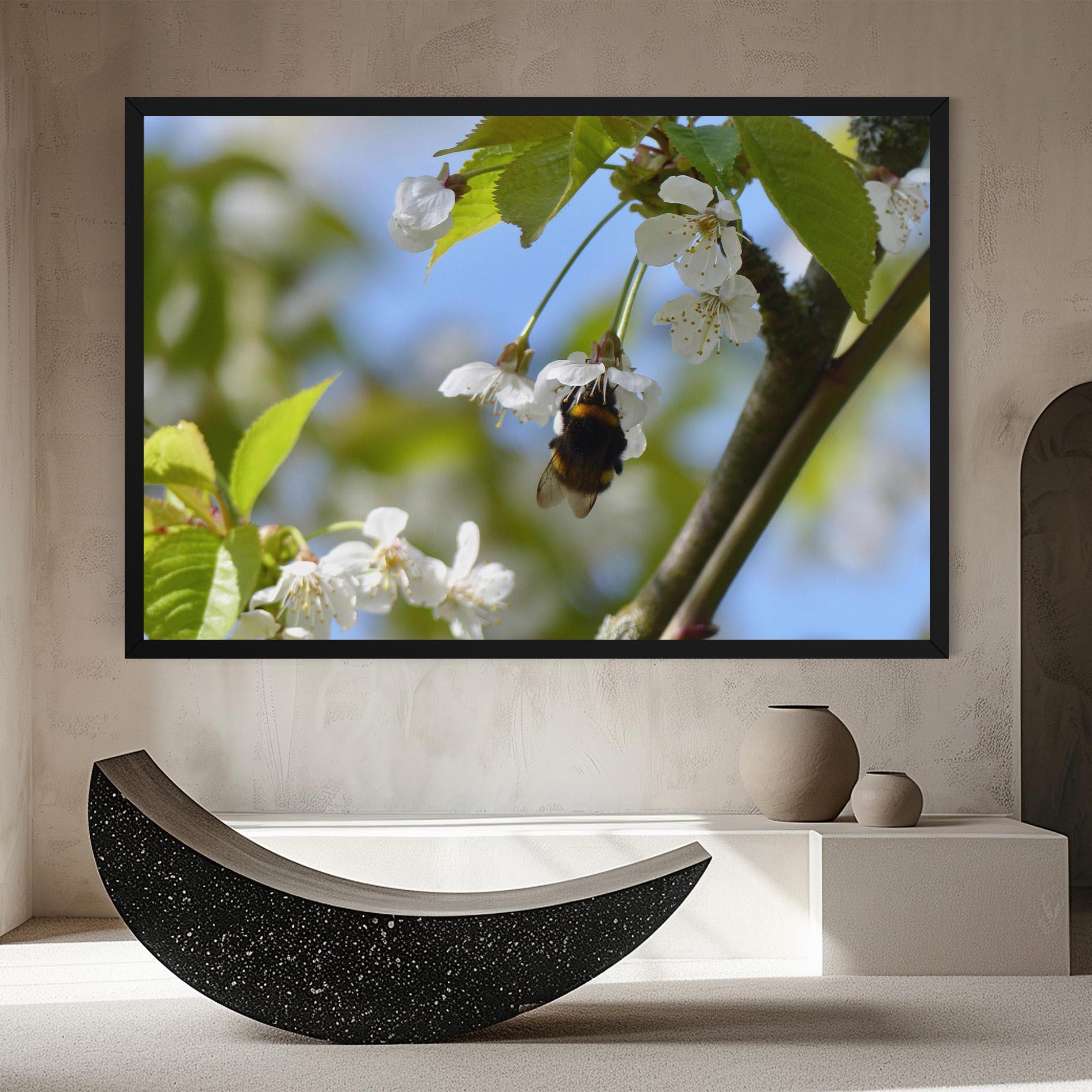 Картина на платно Bee Wild Tree mockup 8