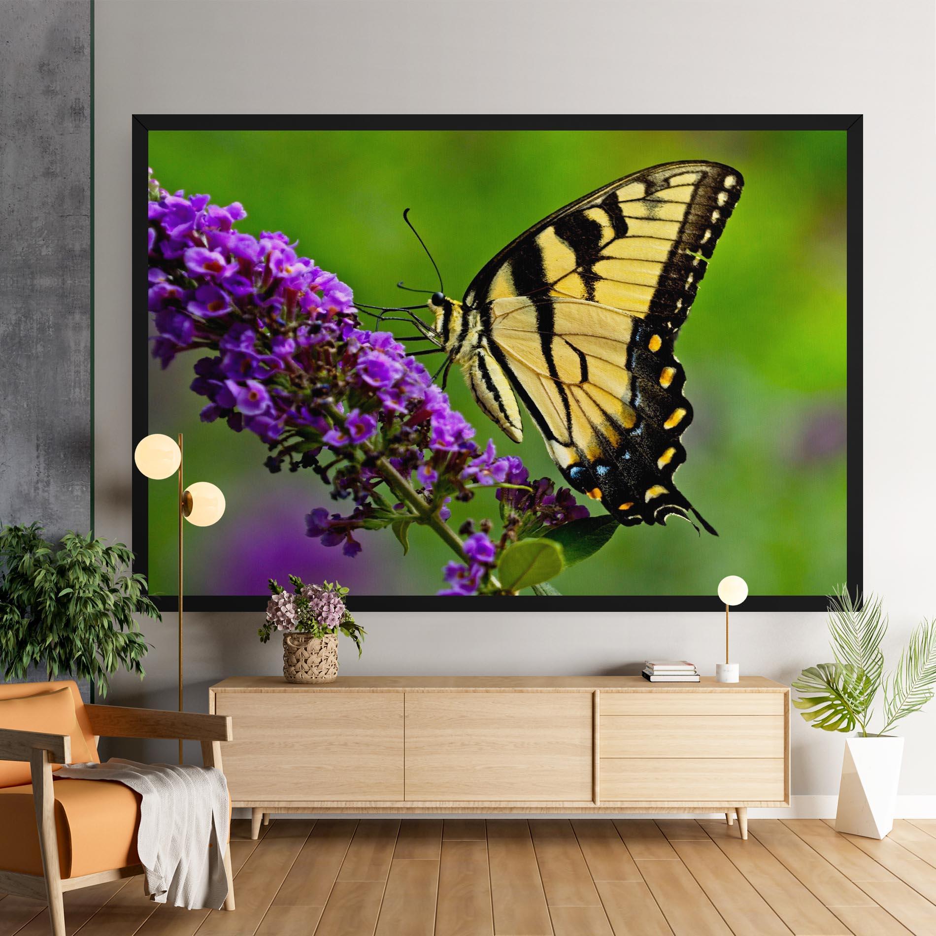 Картина на платно Cream Wild Butterfly mockup 9