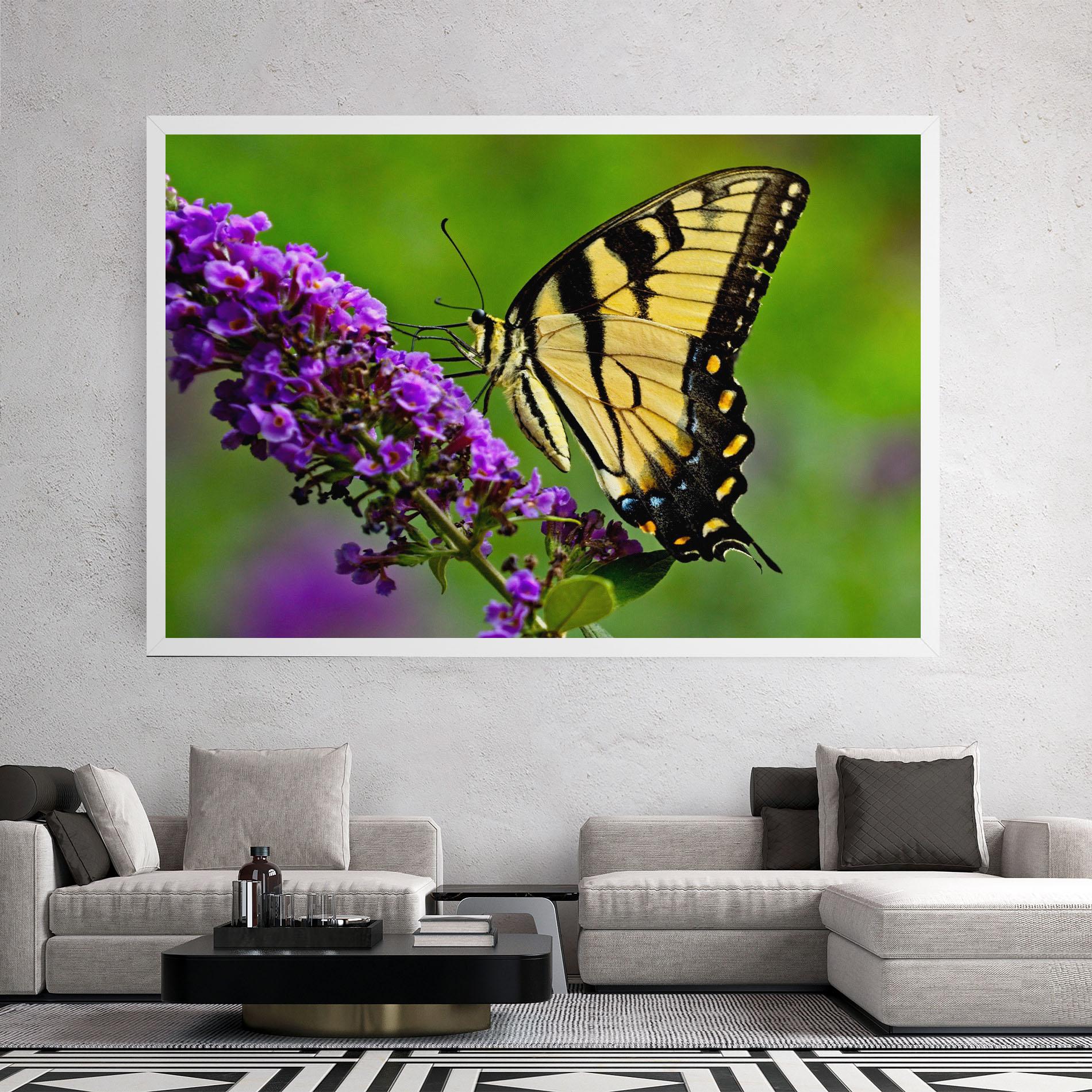 Картина на платно Cream Wild Butterfly mockup 2