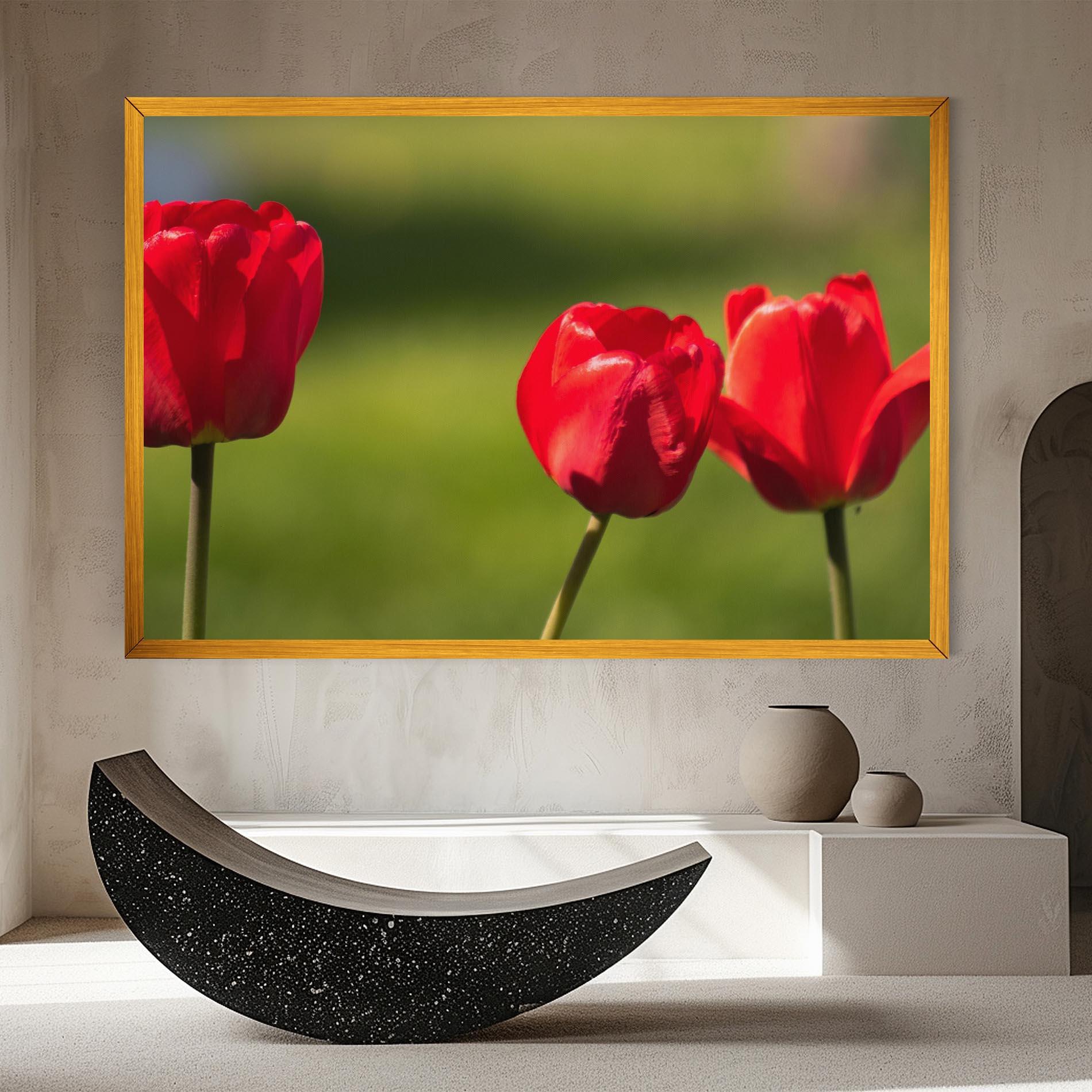 Картина на платно 3 Red Tulips mockup 8