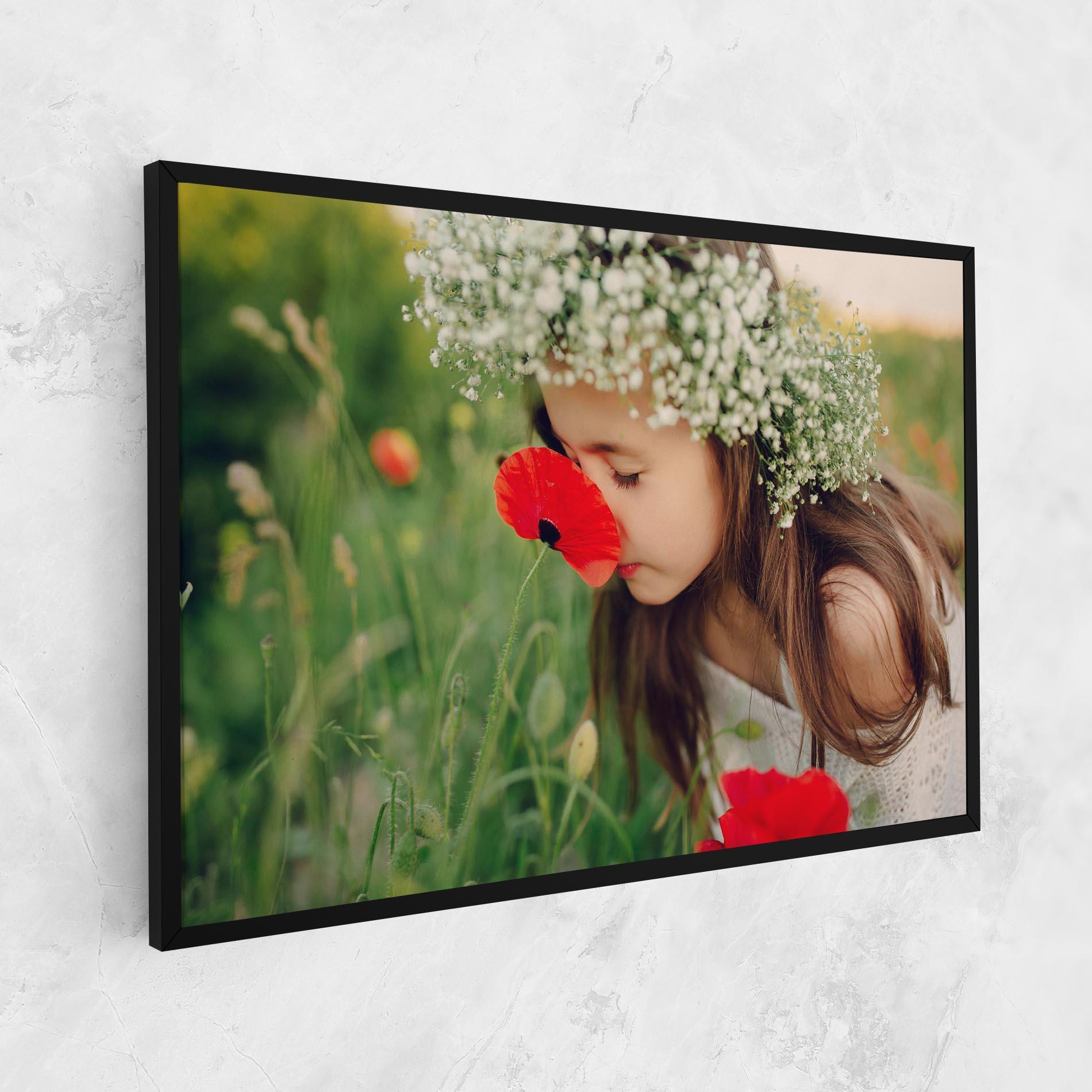 Картина на платно Girl With Poppies mockup 1