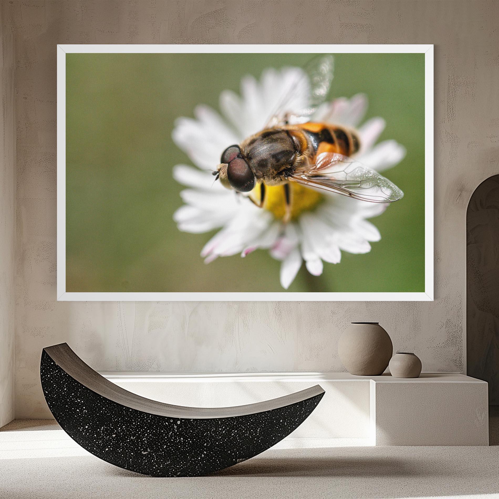 Картина на платно Bee On Small Daisy mockup 8