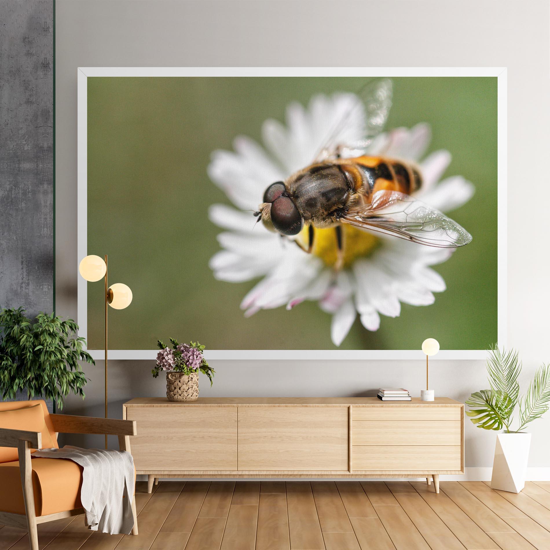Картина на платно Bee On Small Daisy mockup 9