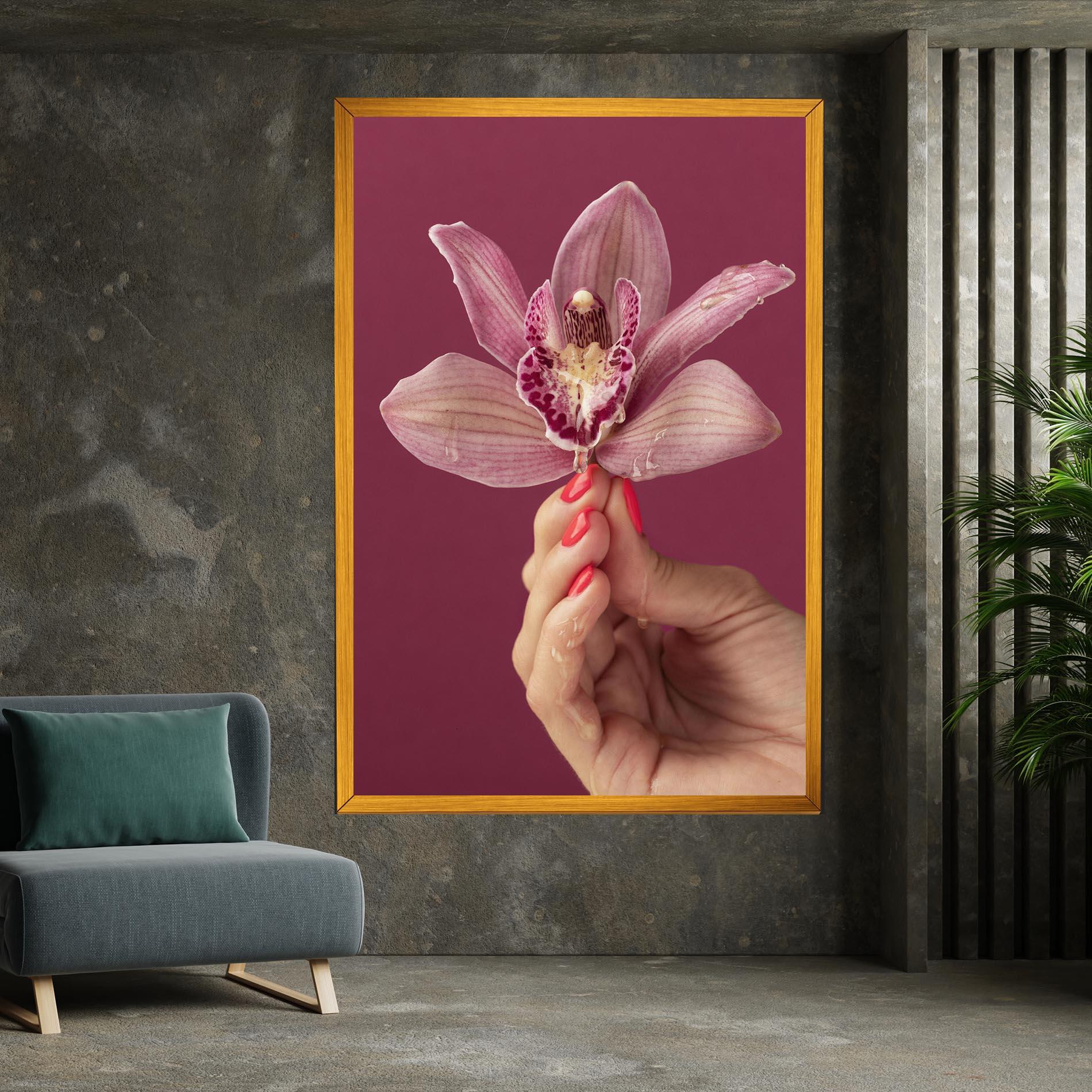 Картина на платно Orchid Holding mockup 7