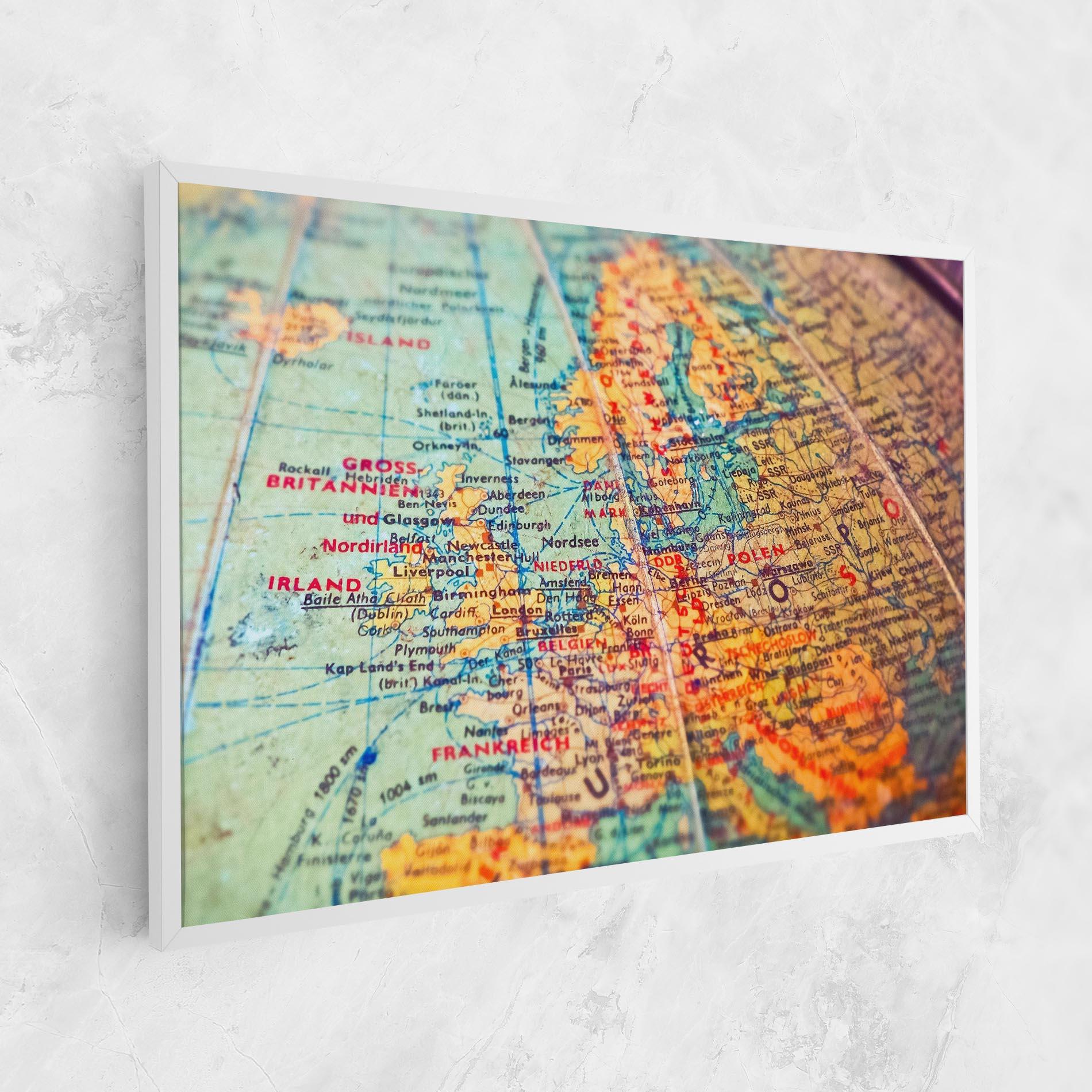 Картина на платно Globe mockup 1