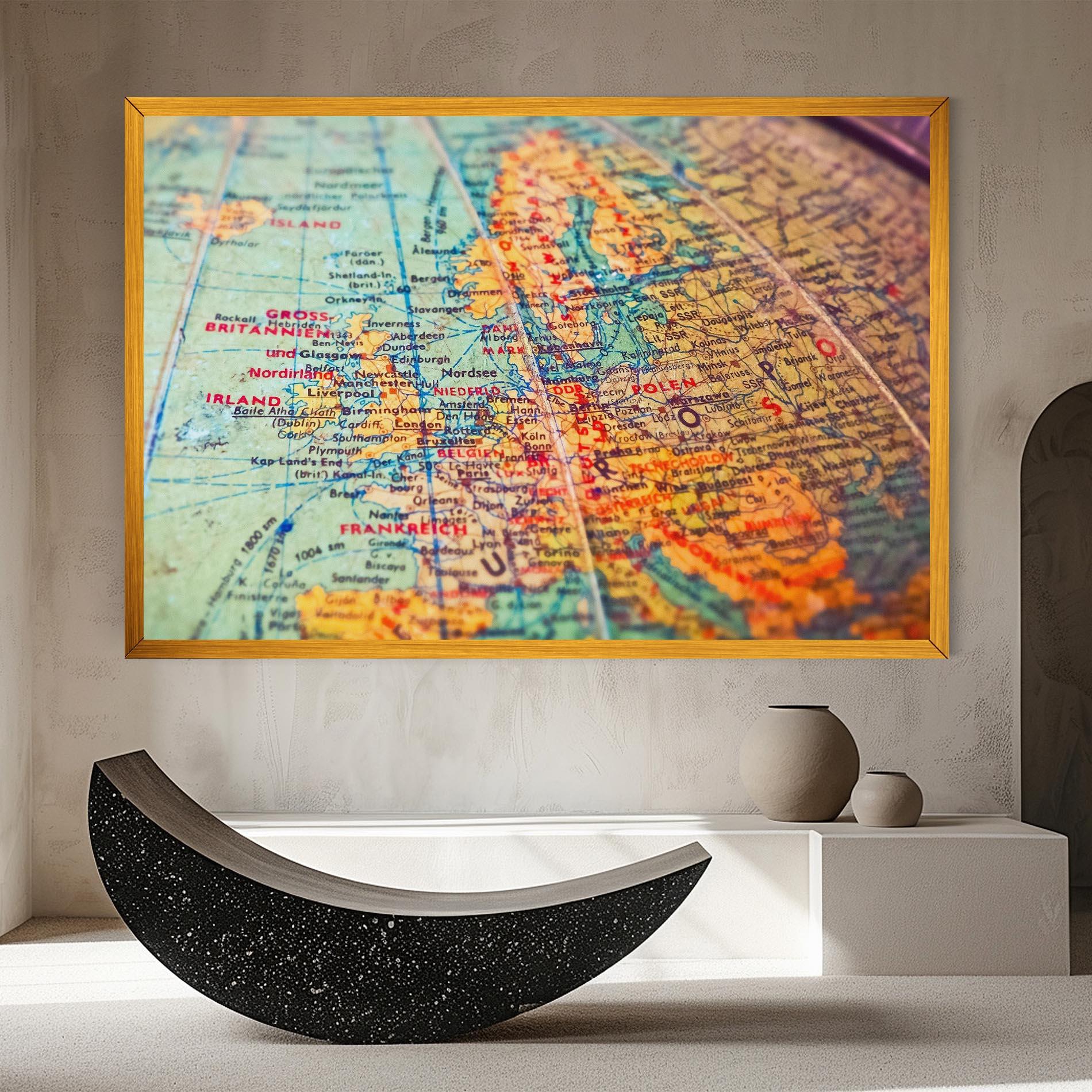 Картина на платно Globe mockup 8