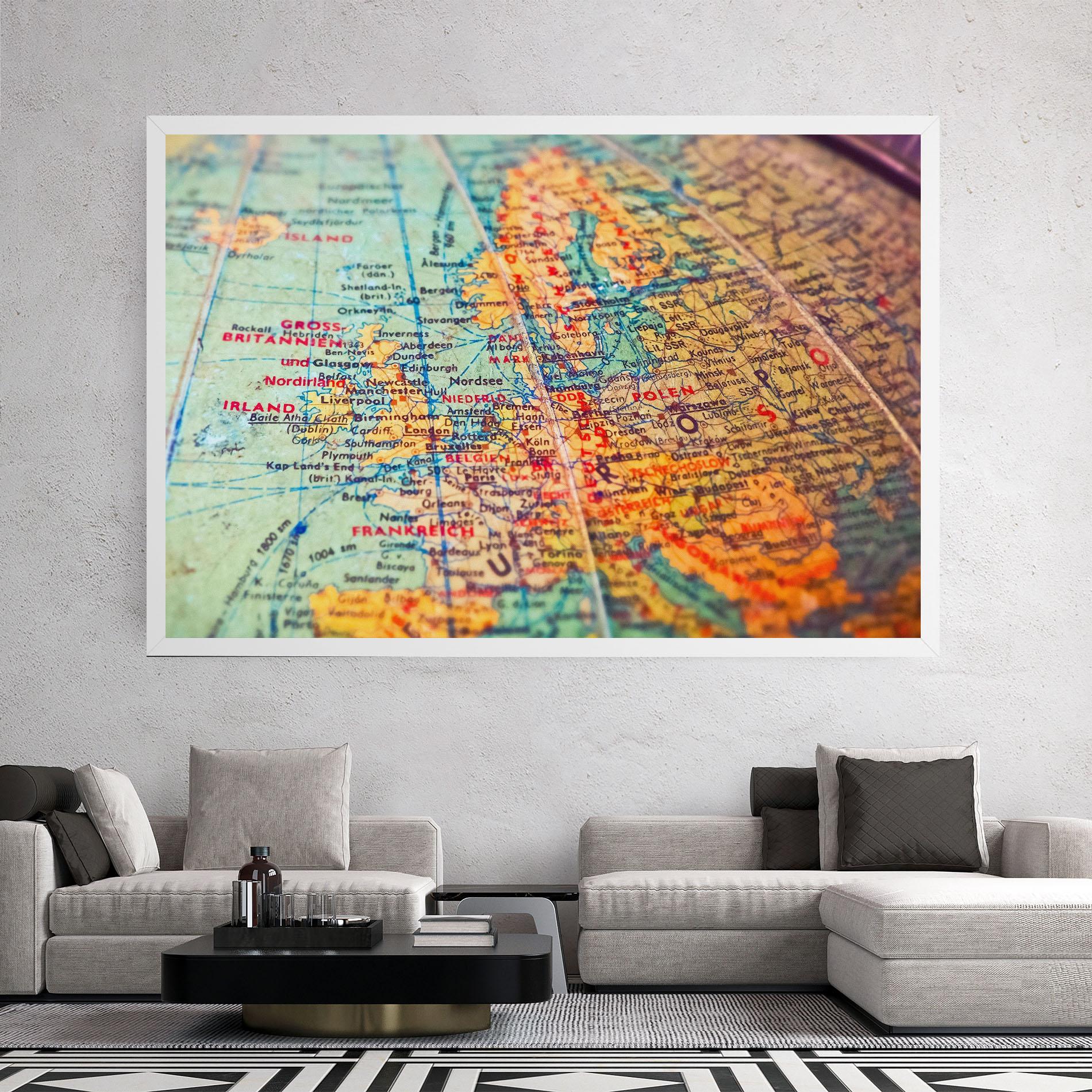 Картина на платно Globe mockup 2