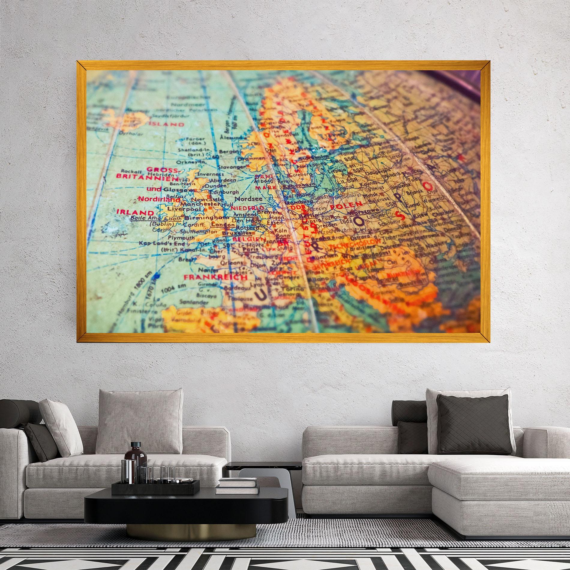 Картина на платно Globe mockup 2