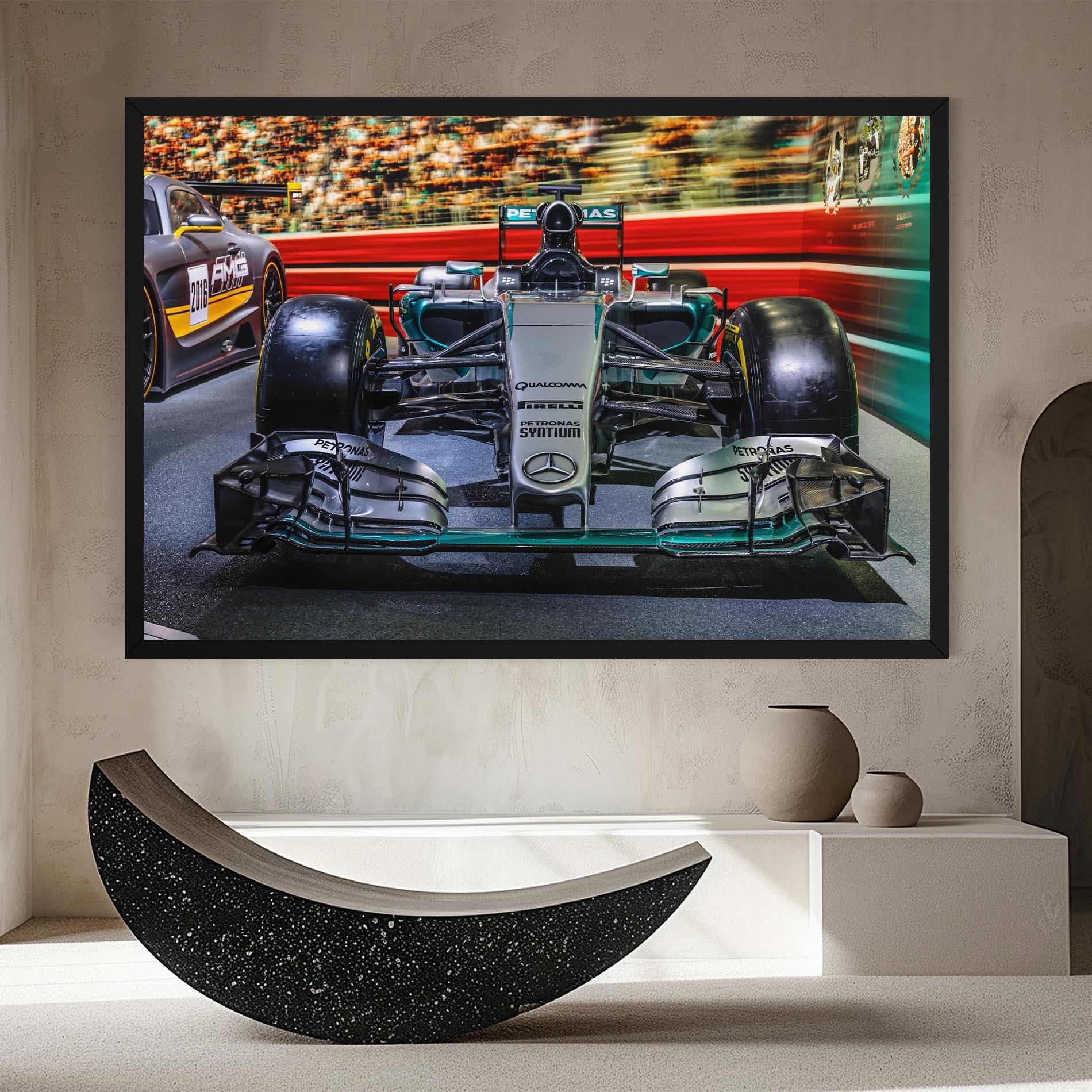 Картина на платно Black Green F1 mockup 8