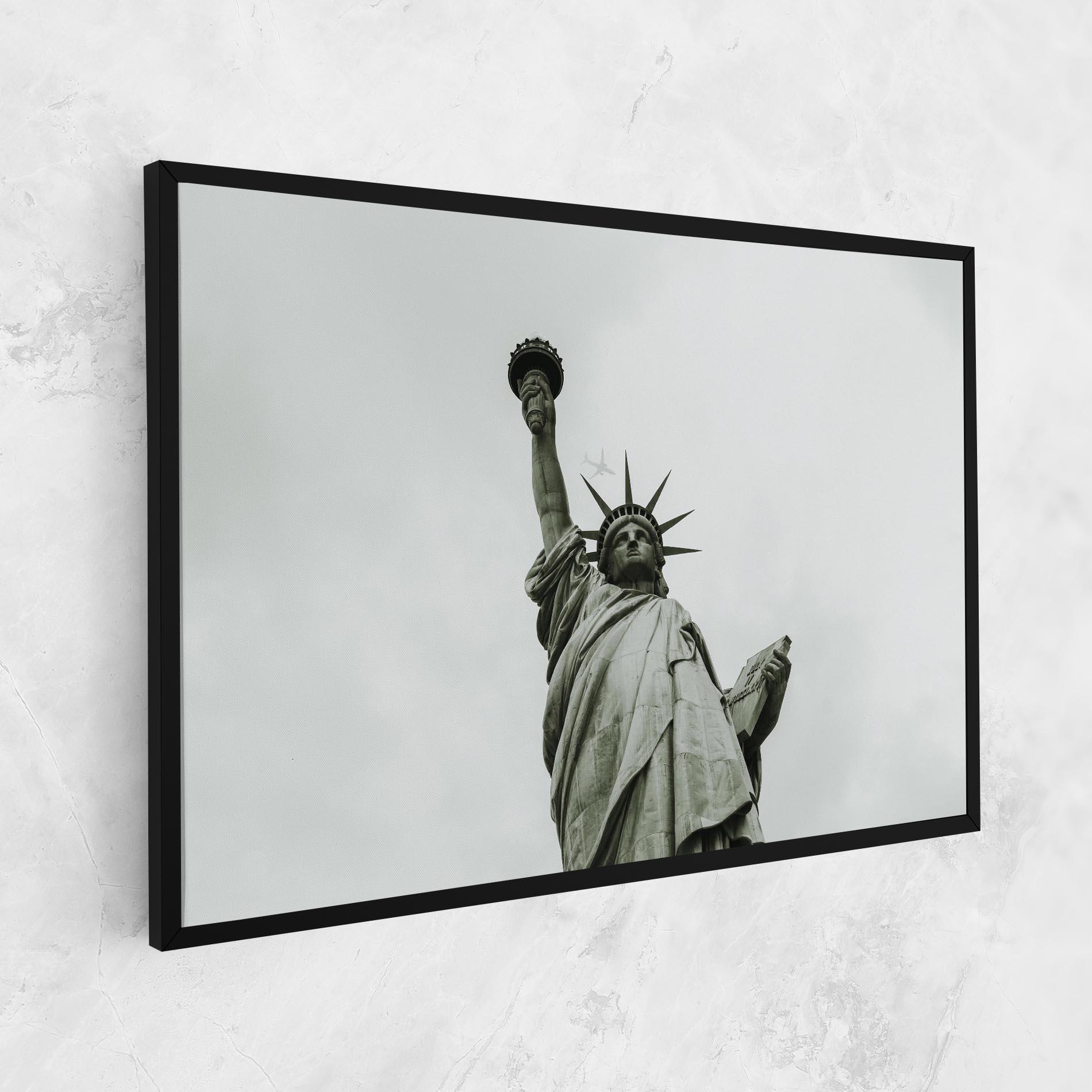 Картина на платно Liberty Statue Day mockup 1