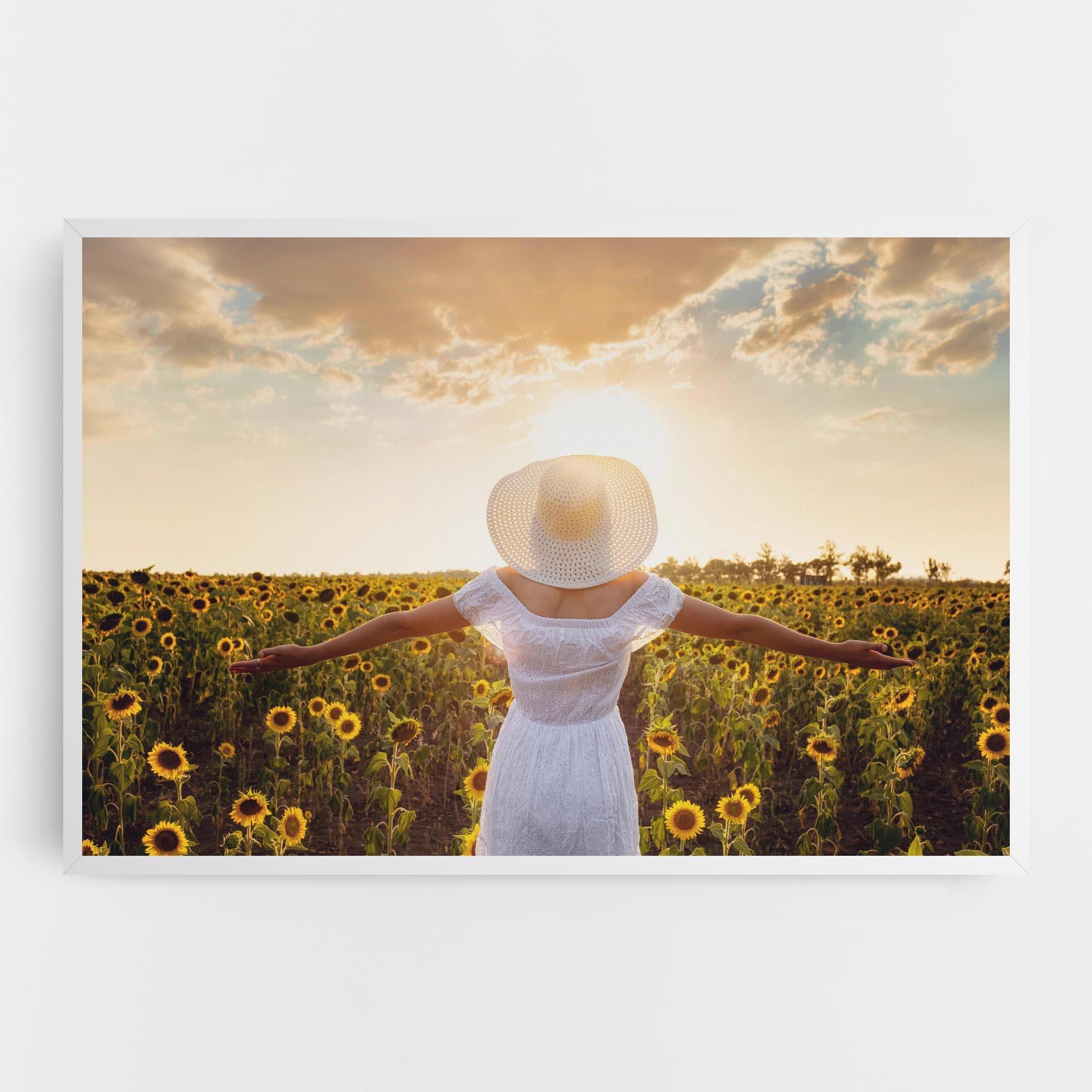 Картина на платно Girl In Nature mockup 0