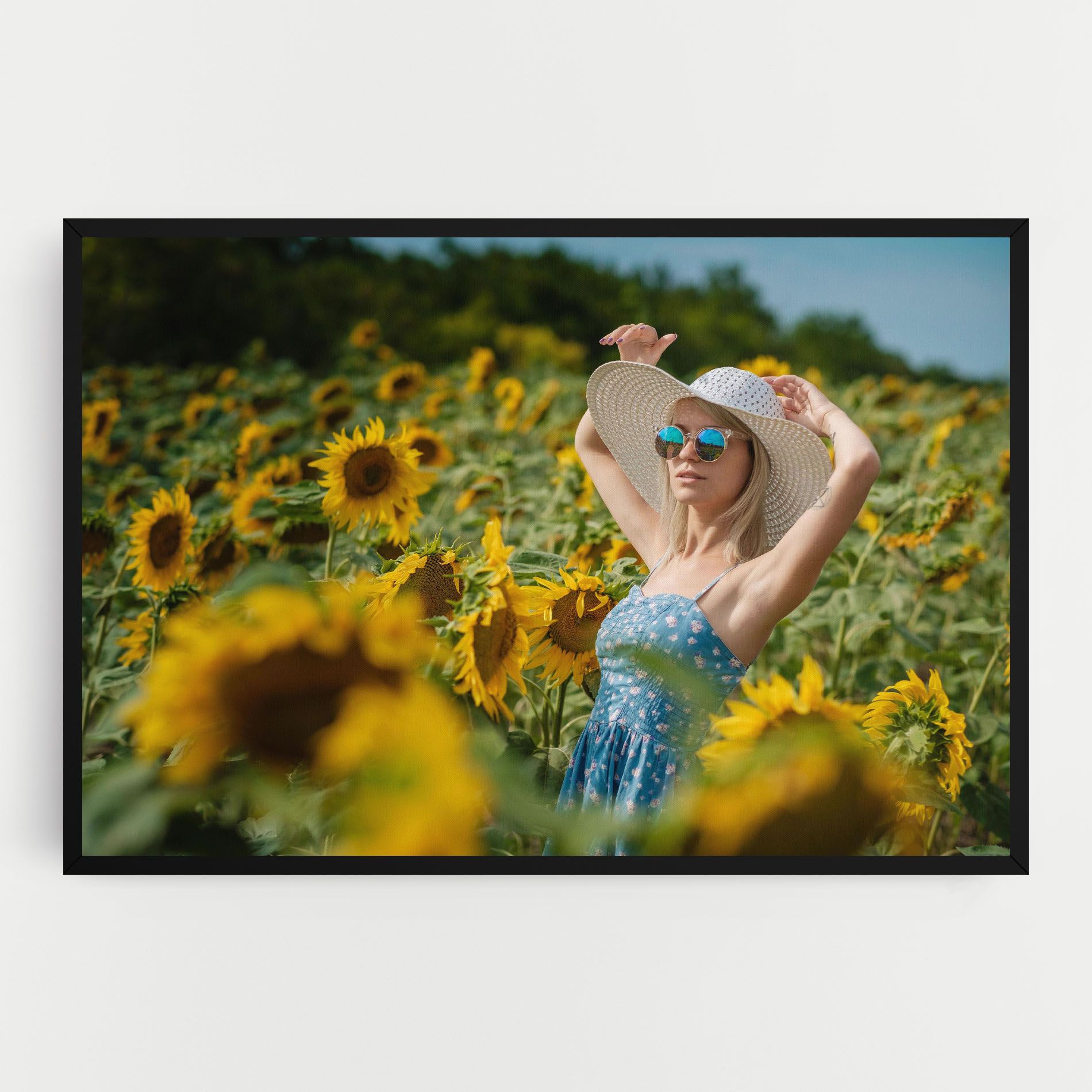 Model Posing mockup 0