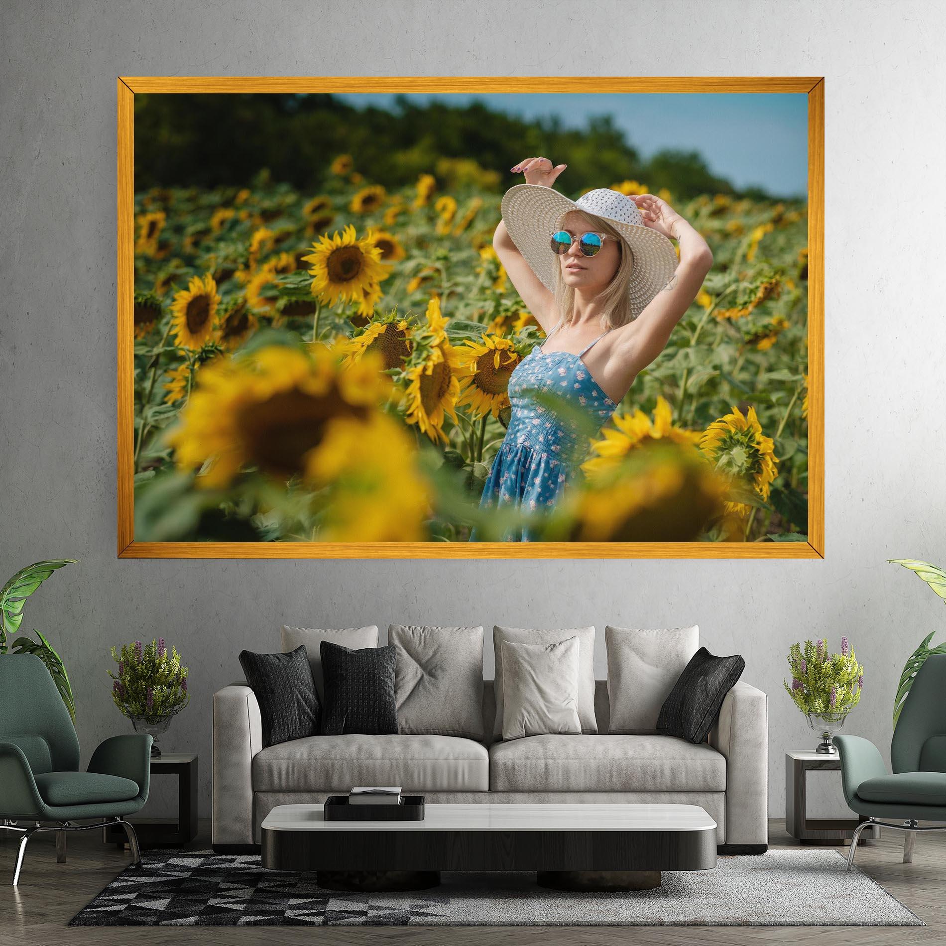 Картина на платно Model Posing mockup 7