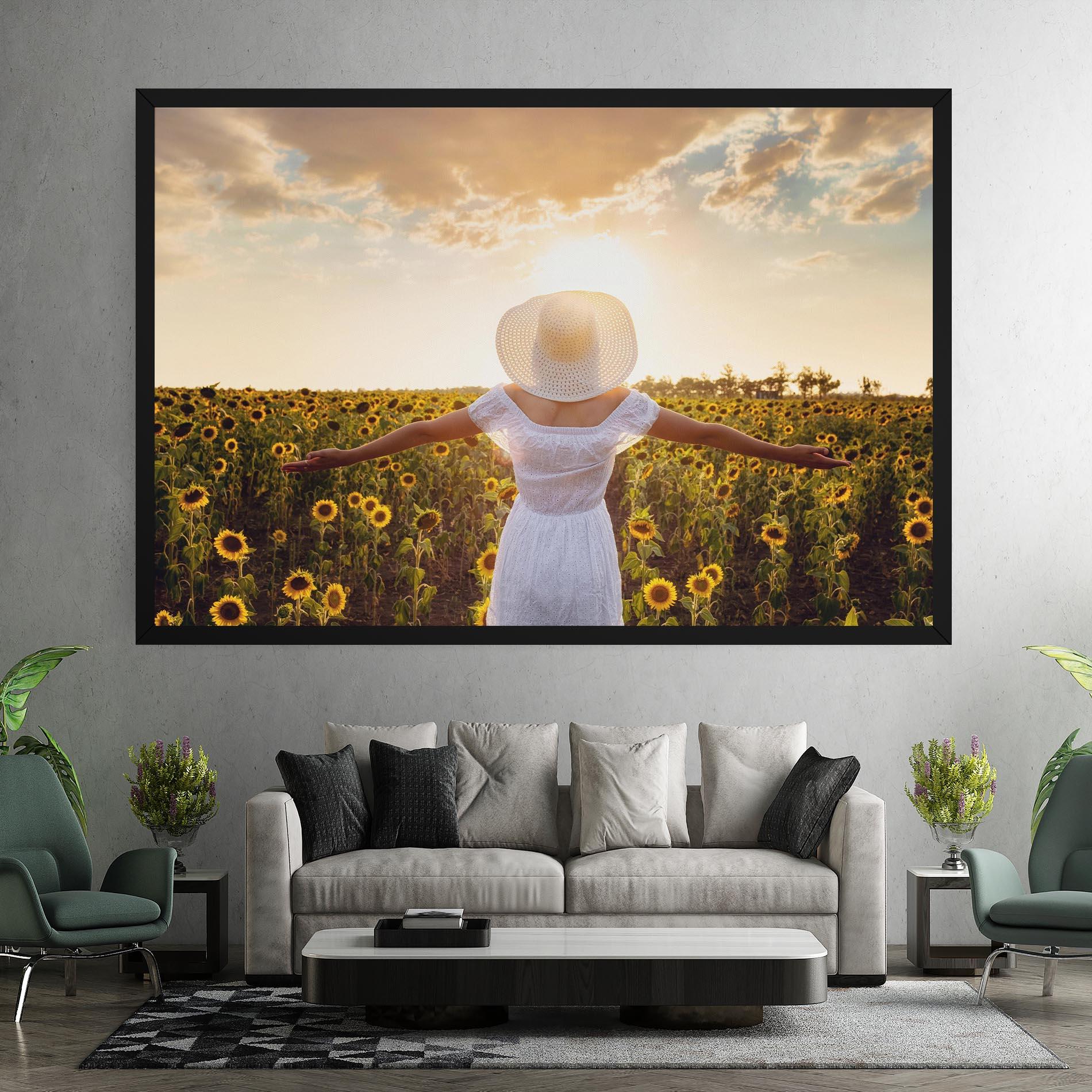 Картина на платно Girl In Nature mockup 7