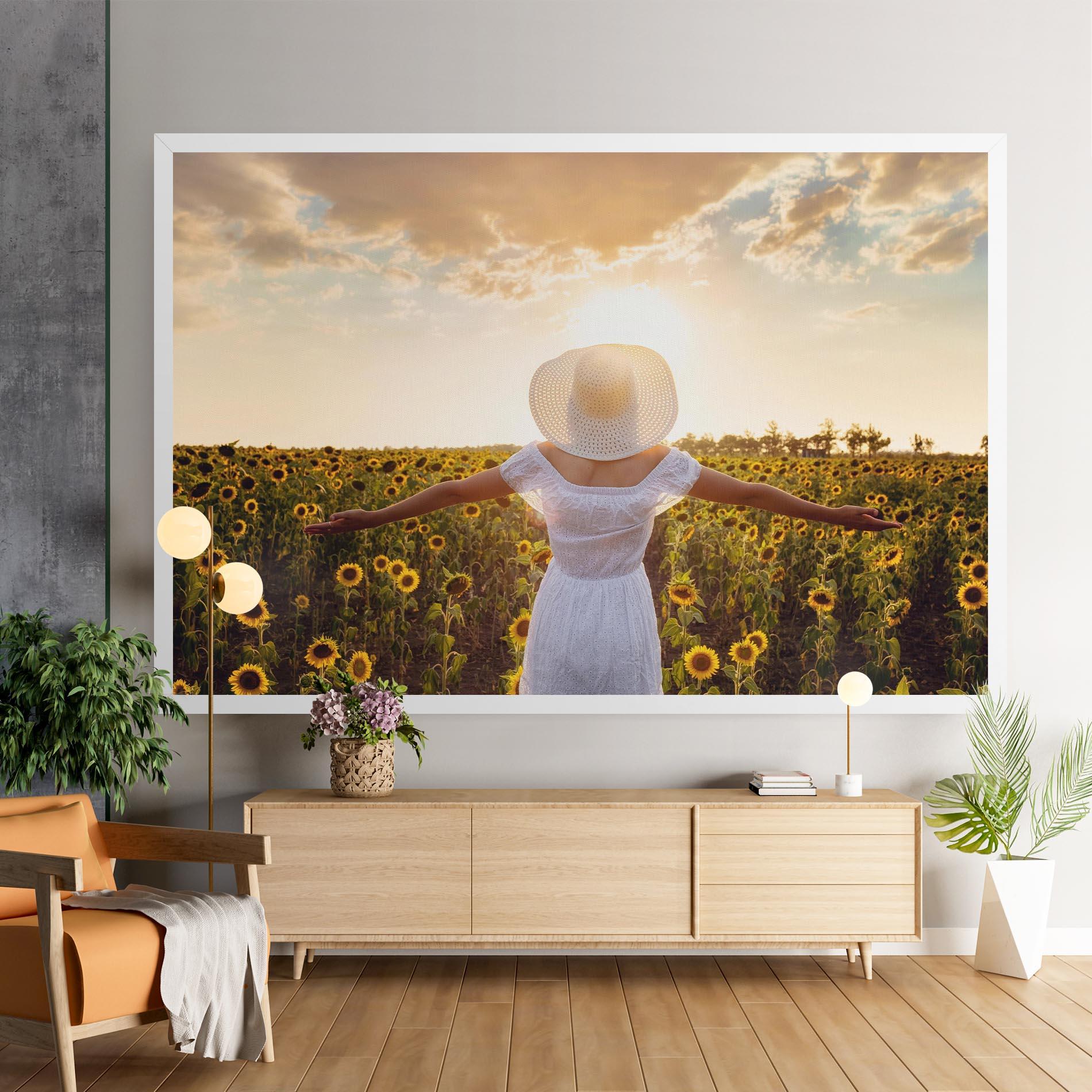 Картина на платно Girl In Nature mockup 9