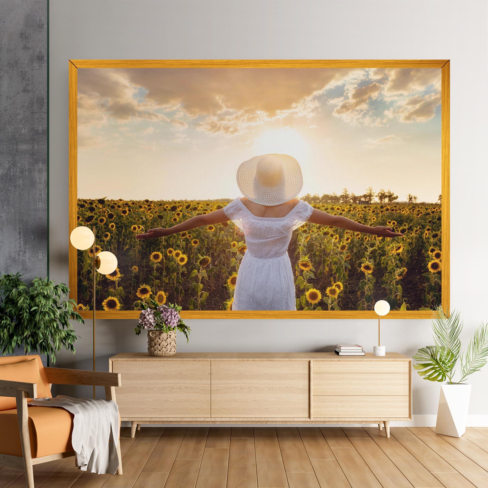 Картина на платно Girl In Nature mockup 9