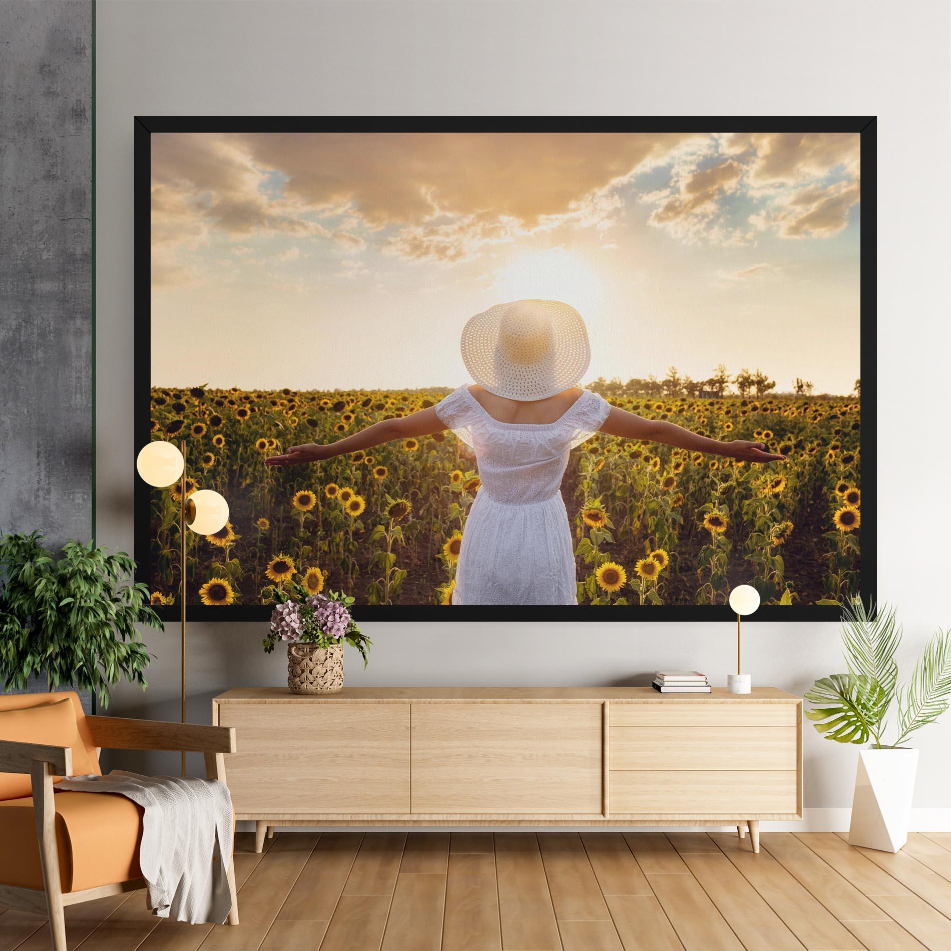 Картина на платно Girl In Nature mockup 9