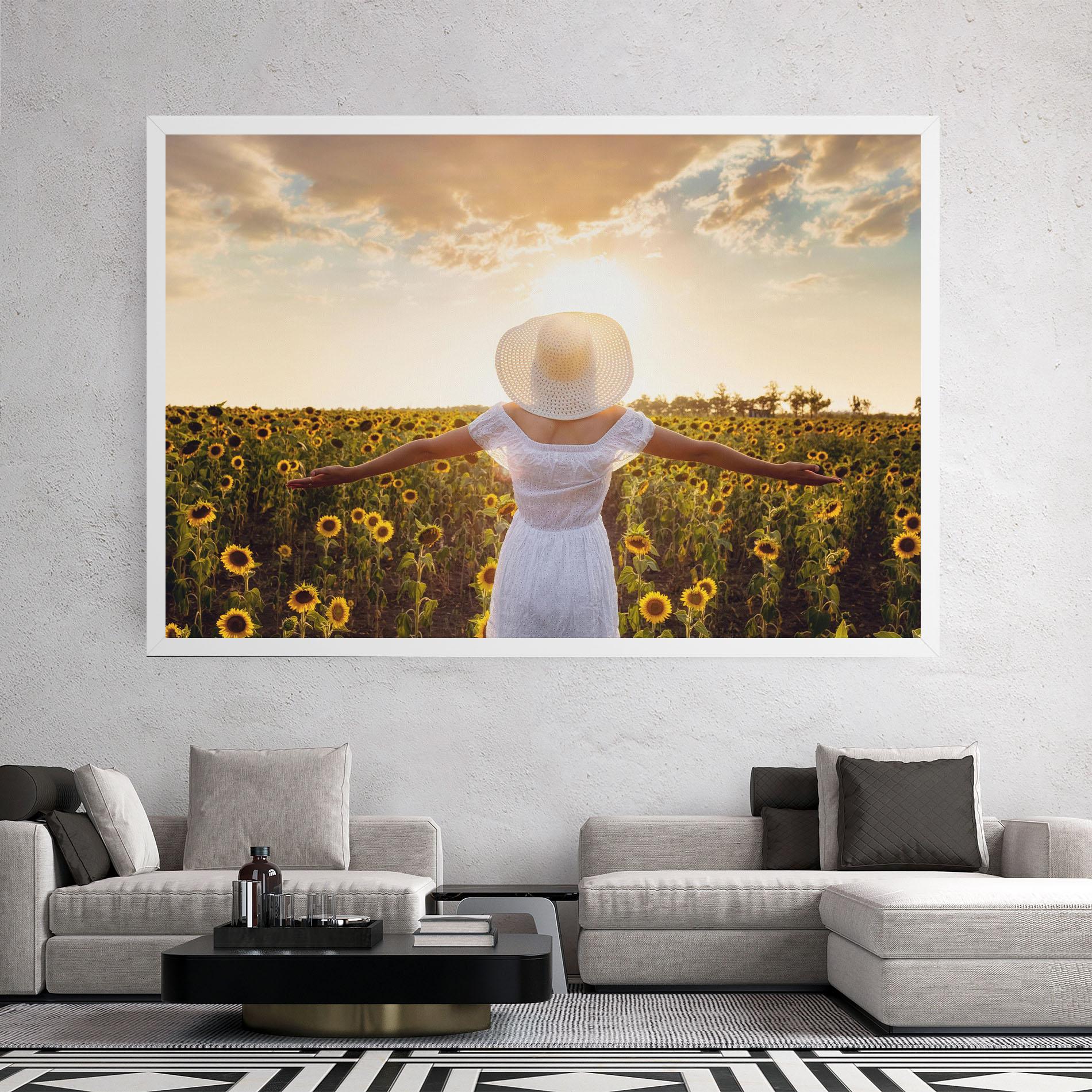 Картина на платно Girl In Nature mockup 2