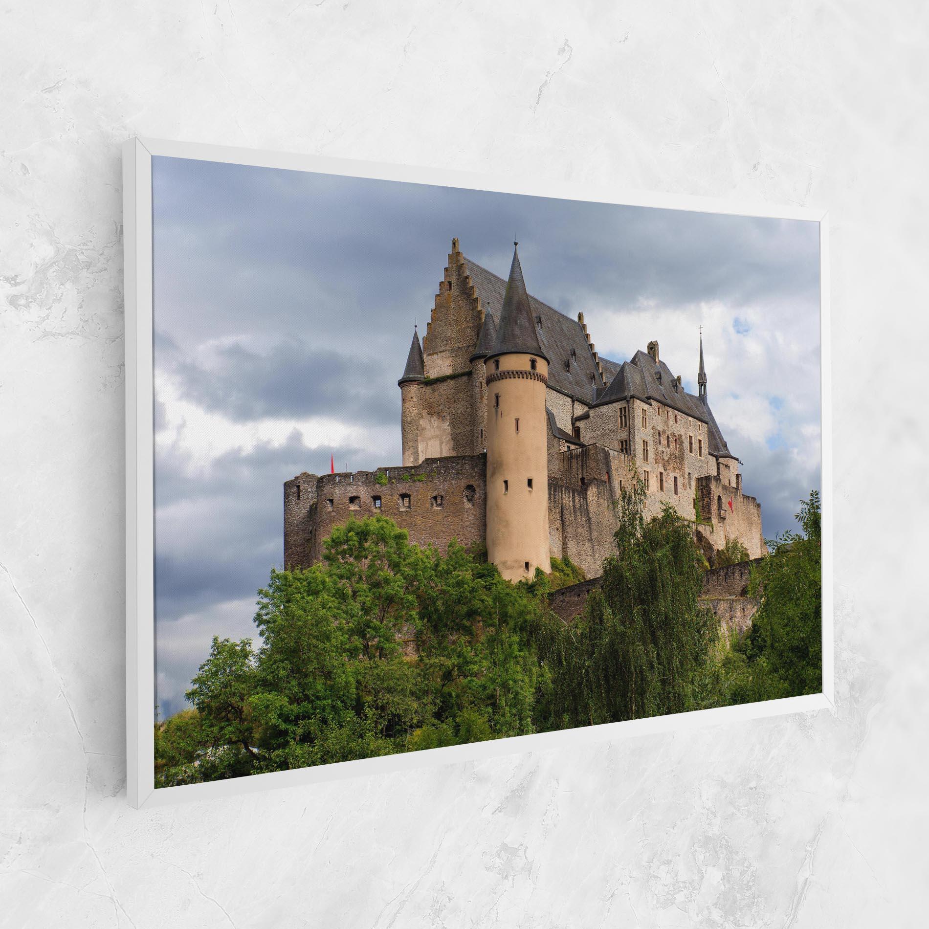 Картина на платно Castle Vianden mockup 1