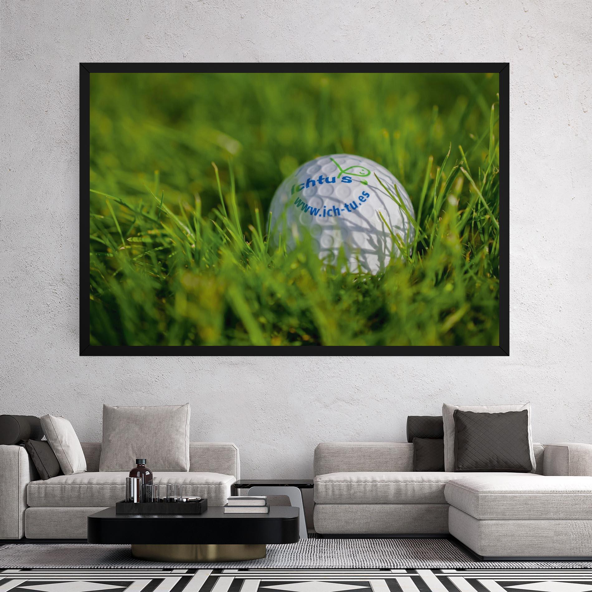 Картина на платно Golf Ball In Grass mockup 2
