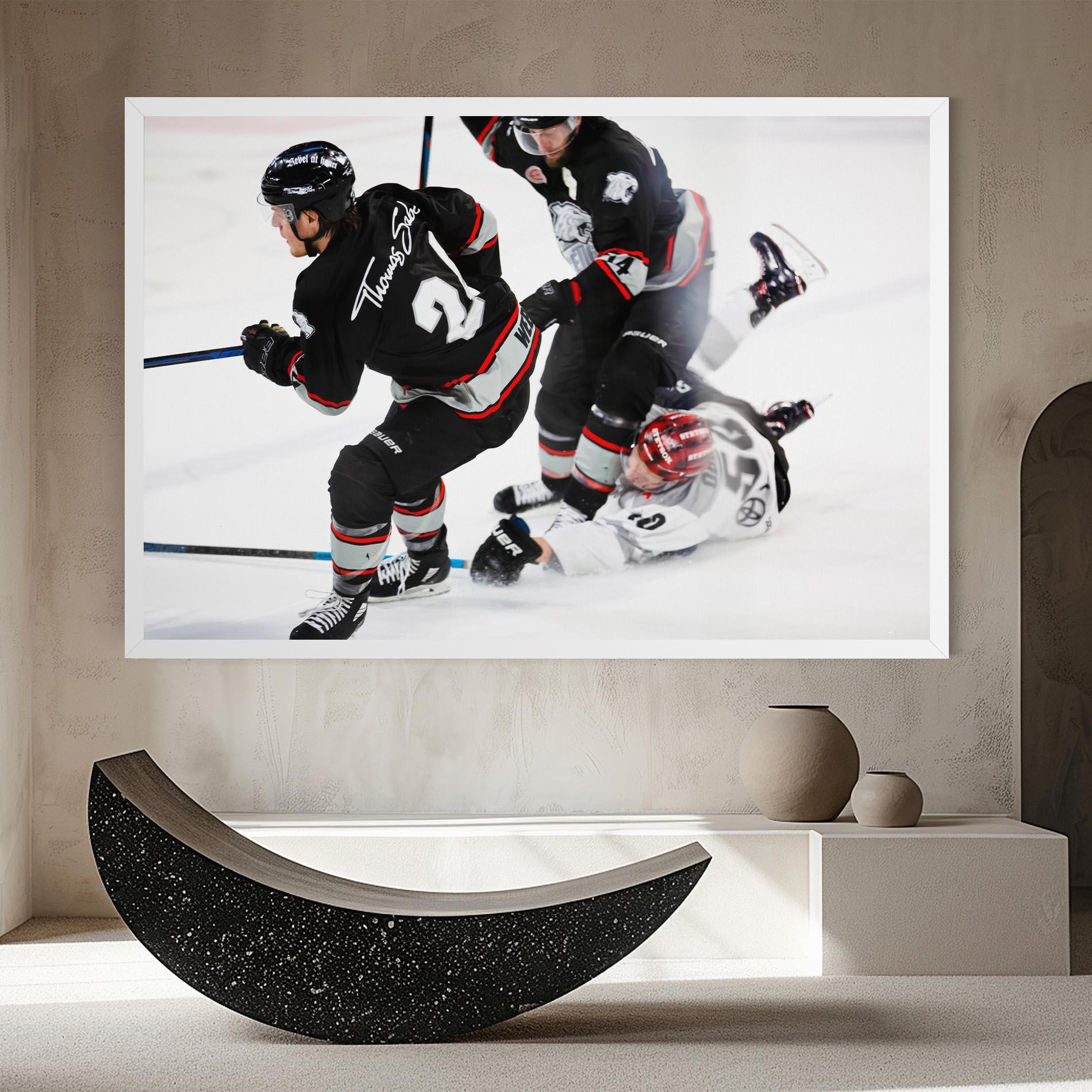 Картина на платно Breakaway Boss mockup 8