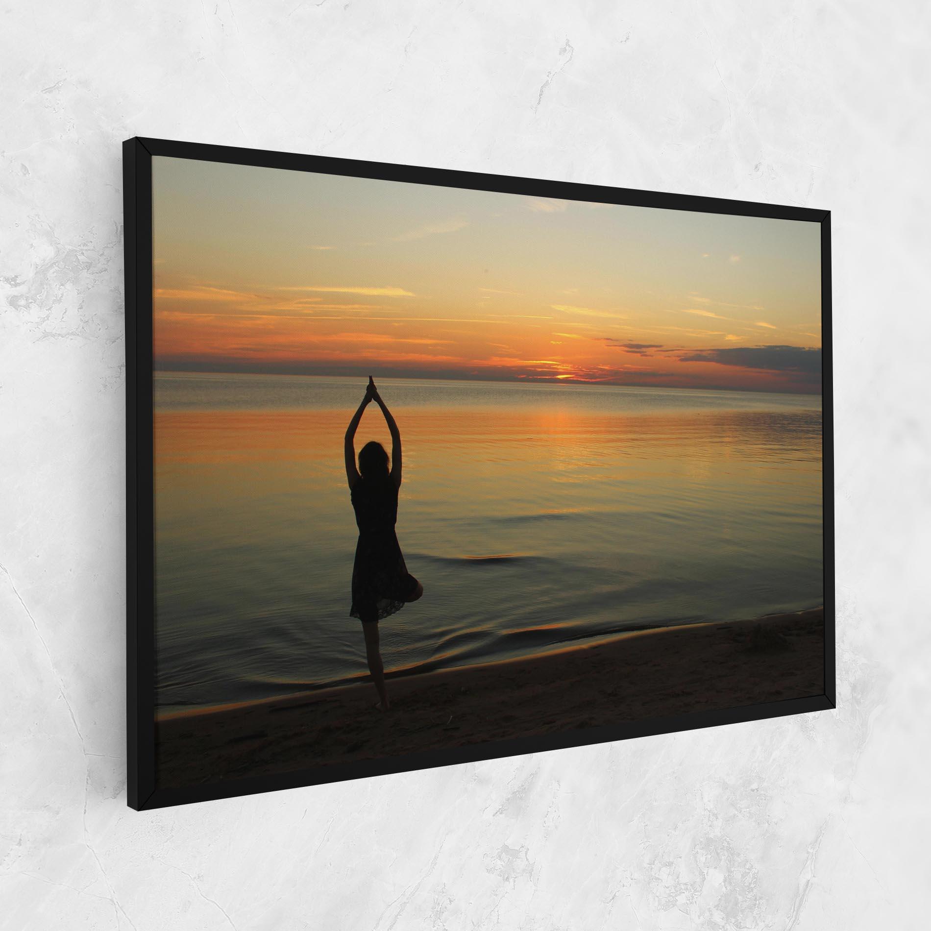 Картина на платно Gentle Growth mockup 1