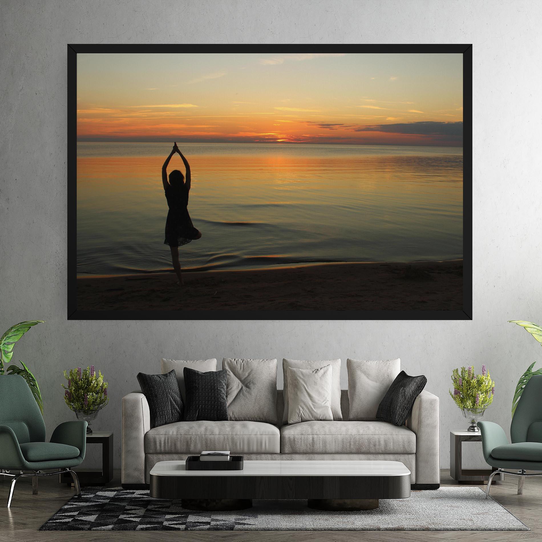 Картина на платно Gentle Growth mockup 7