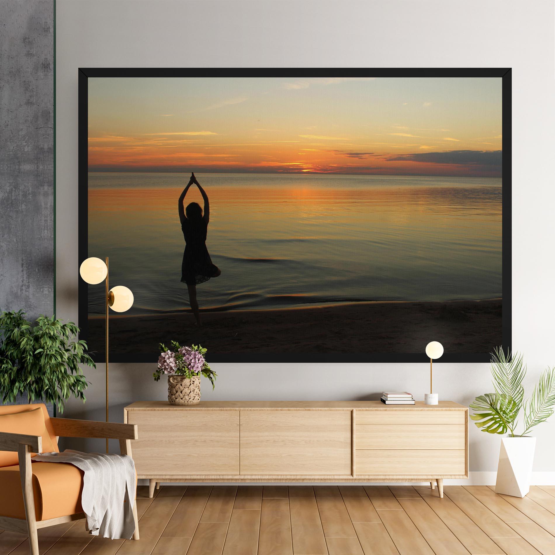 Картина на платно Gentle Growth mockup 9