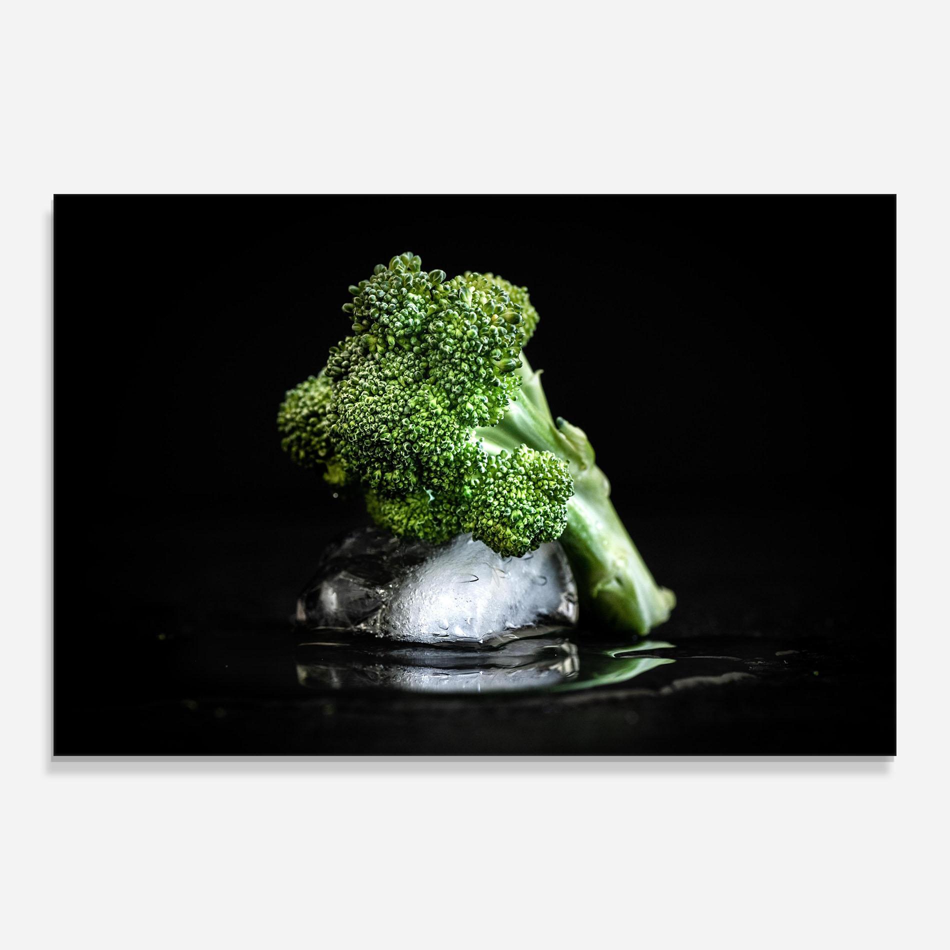 Стъклена картина Broccoli Water mockup 0