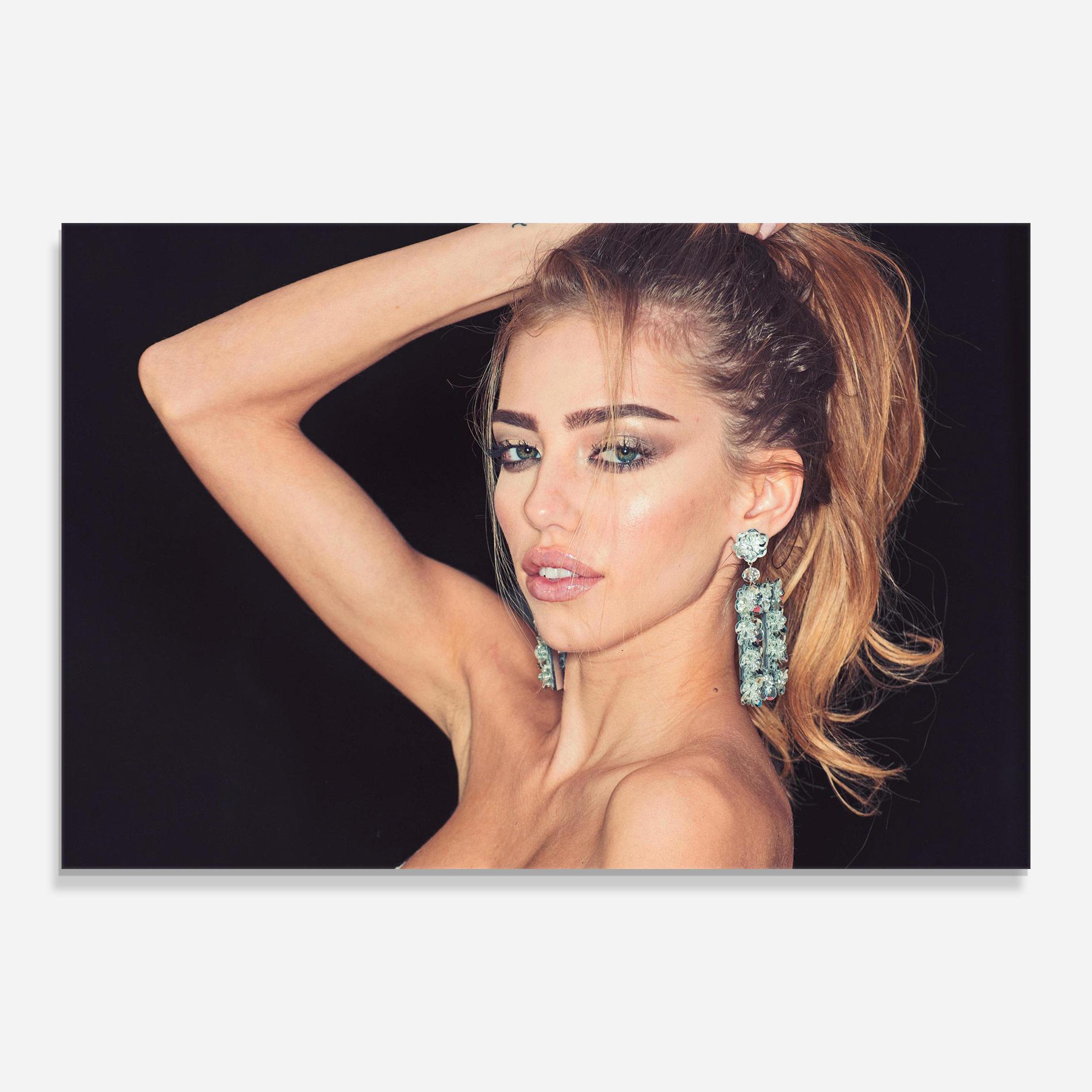 Стъклена картина Flower Earrings mockup 0