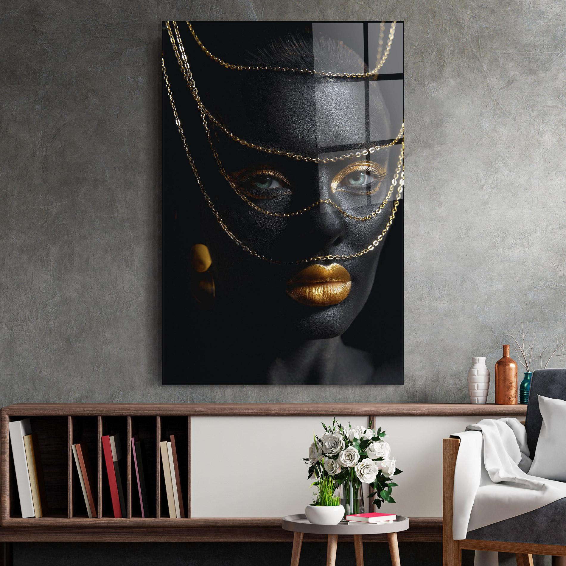 Стъклена картина Gold Chain Green Eyes mockup 2