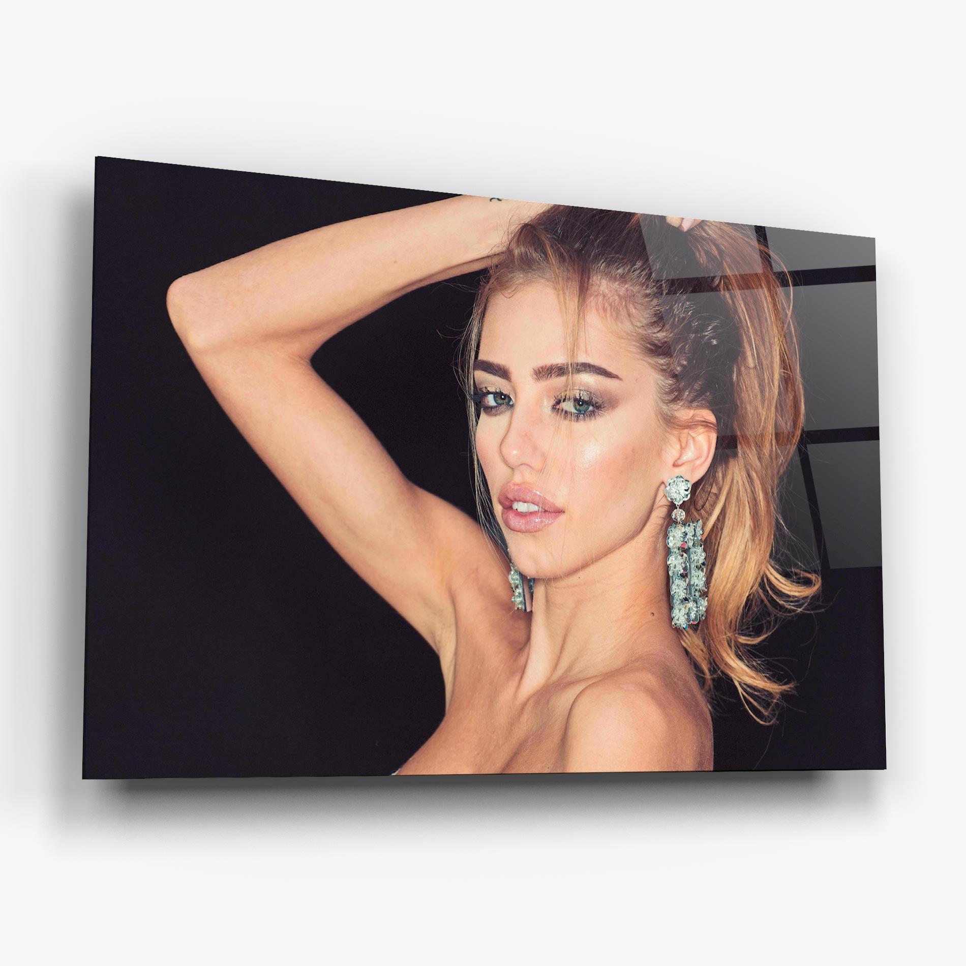 Стъклена картина Flower Earrings mockup 6