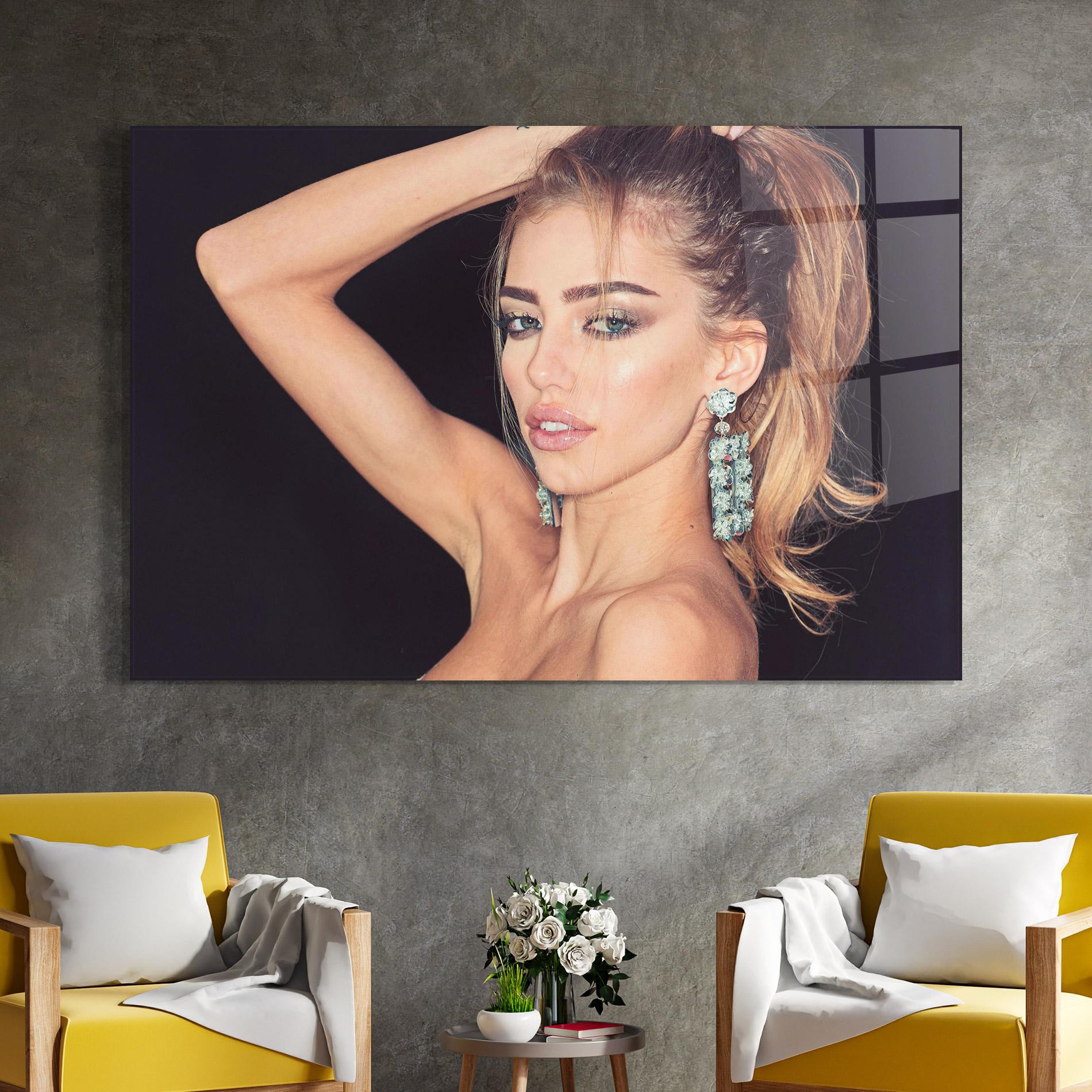 Стъклена картина Flower Earrings mockup 4