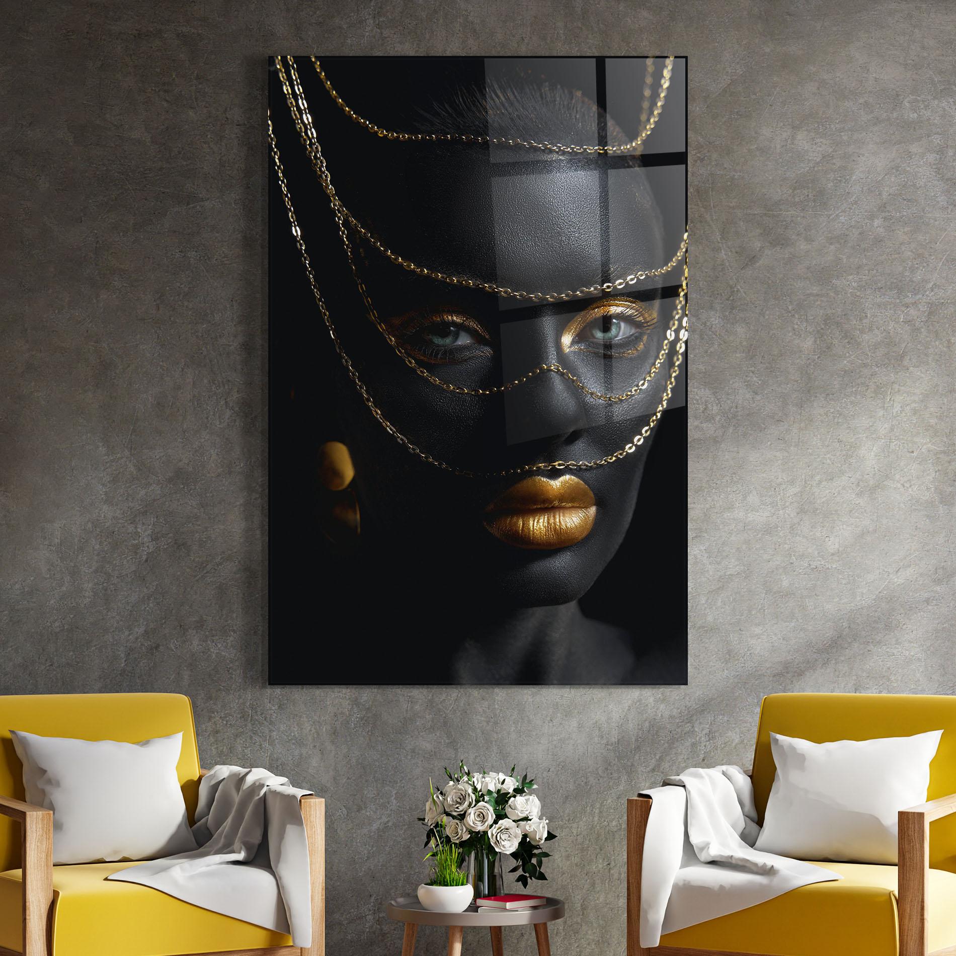 Стъклена картина Gold Chain Green Eyes mockup 4